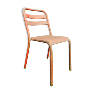 A Tolix bistro chair