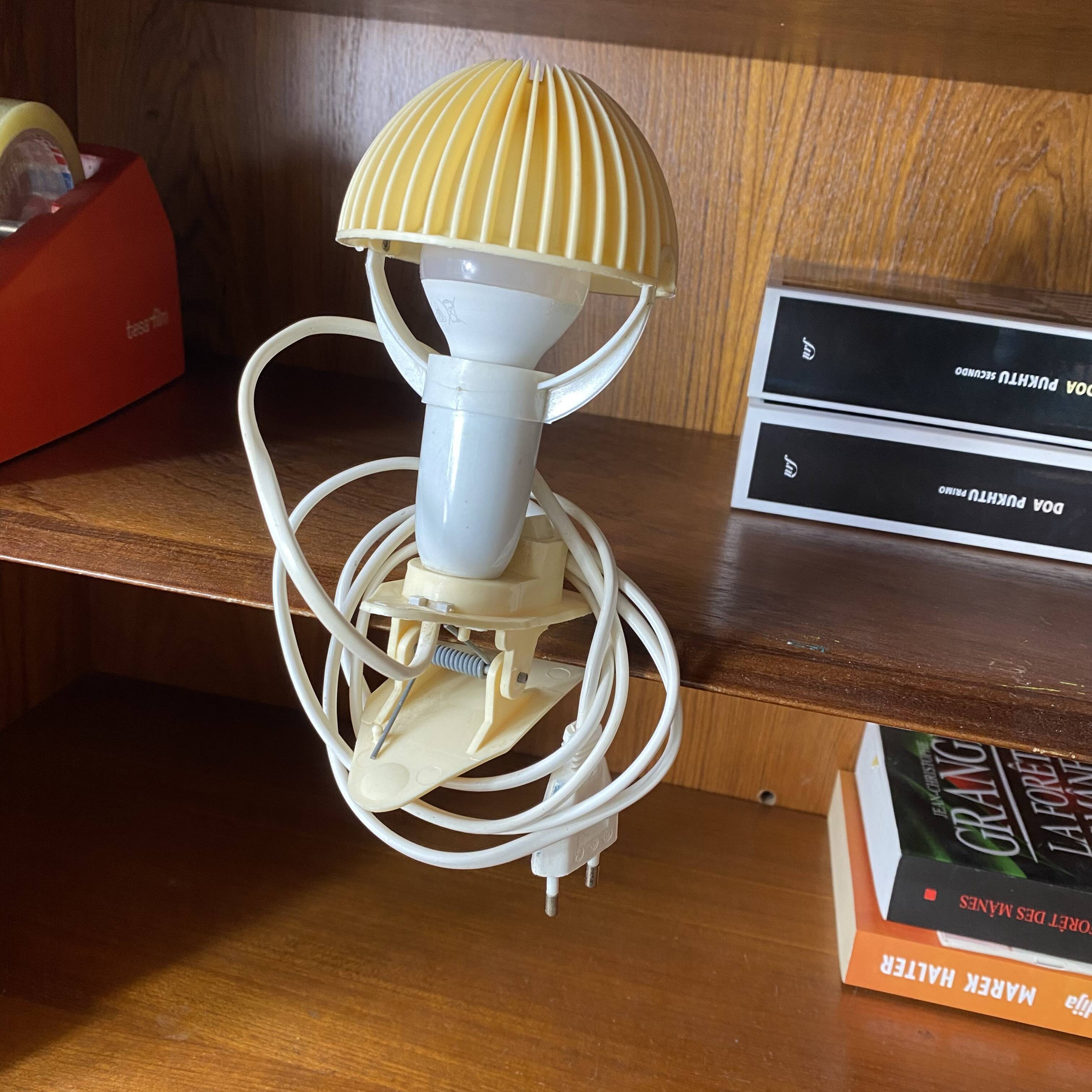 Small mushroom clip lamp Sarlam beige plastic vintage night light