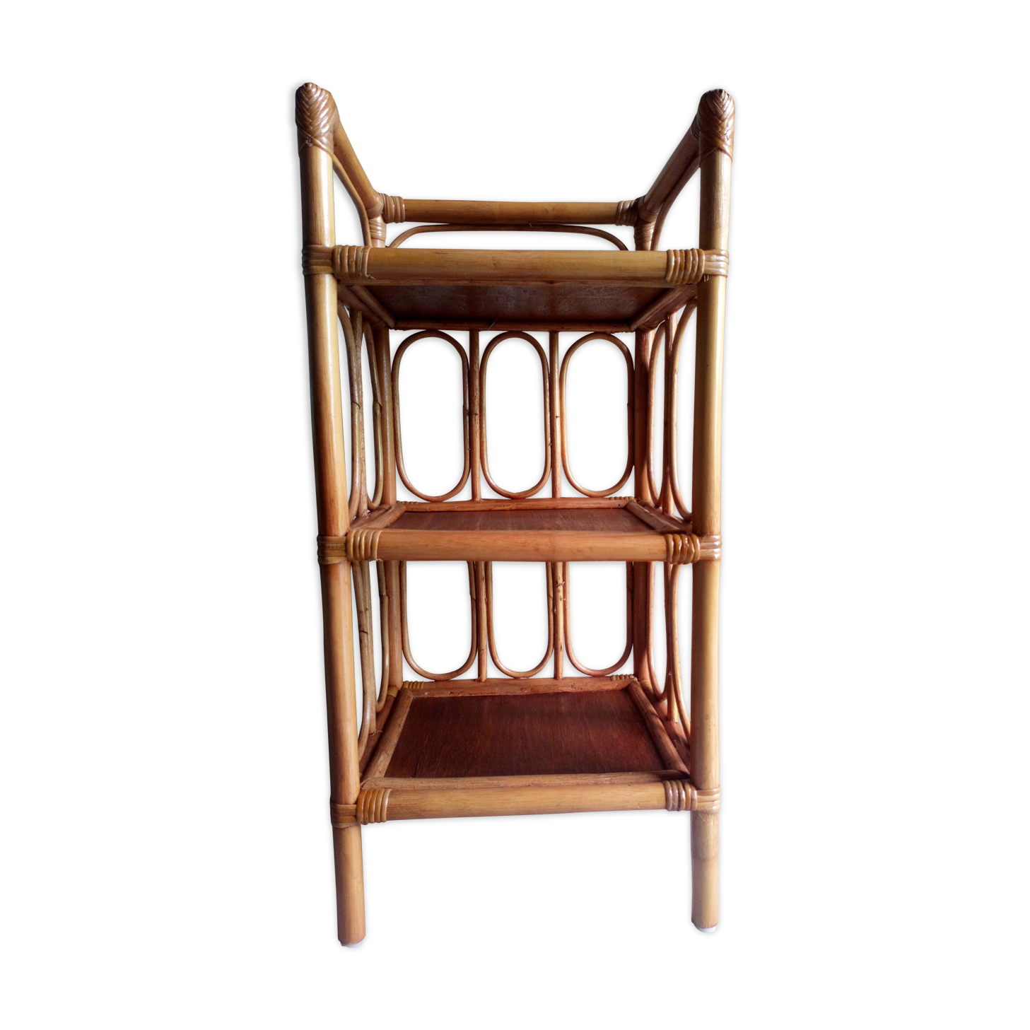 Shelf selette on wooden feet and vintage rattan