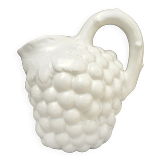 Pichet raisin en céramique blanche