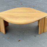 Table basse vintage en forme de larme wabi sabi brutaliste en chêne massif