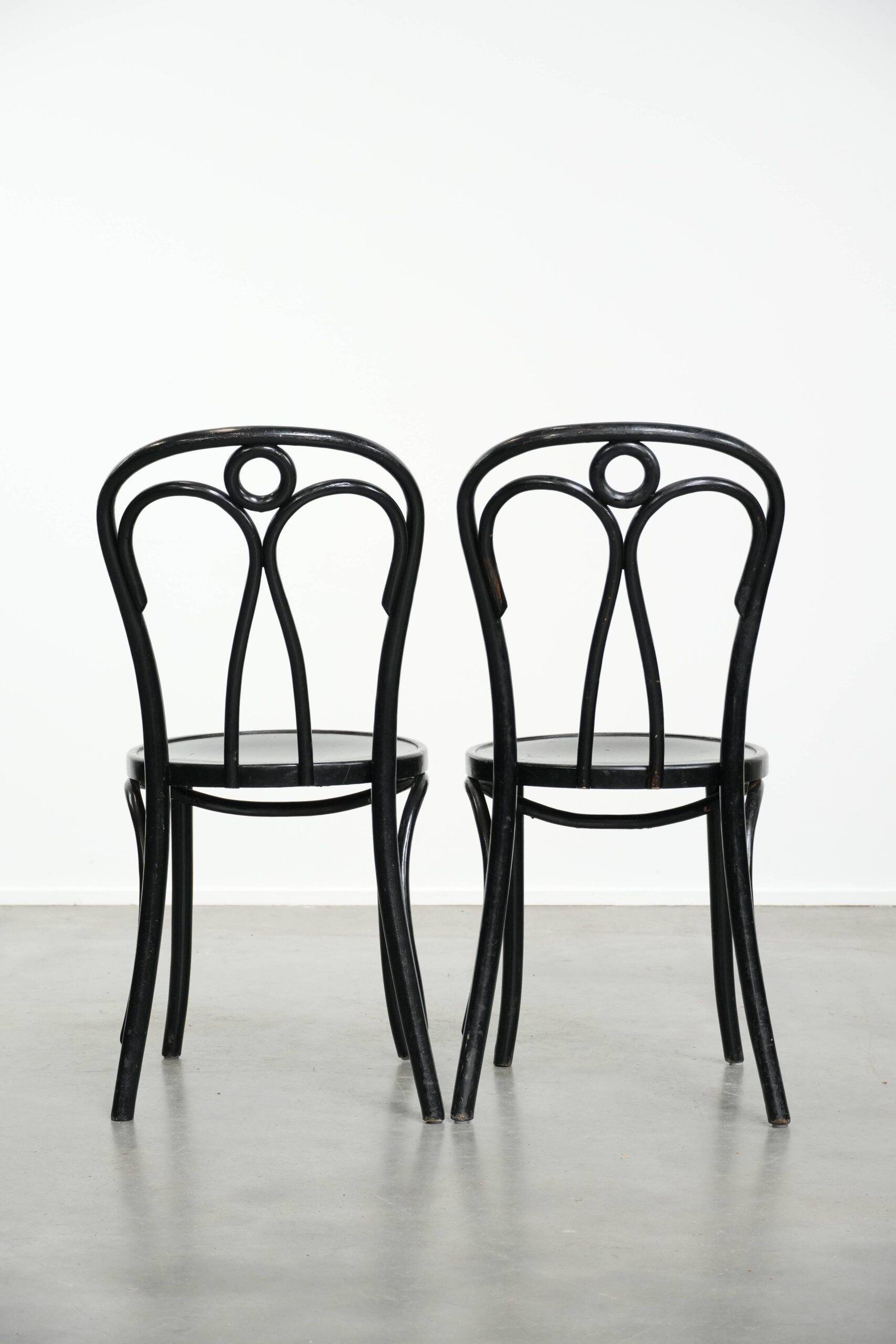 Set of 6 black vintage  bistro chairs with elegant design