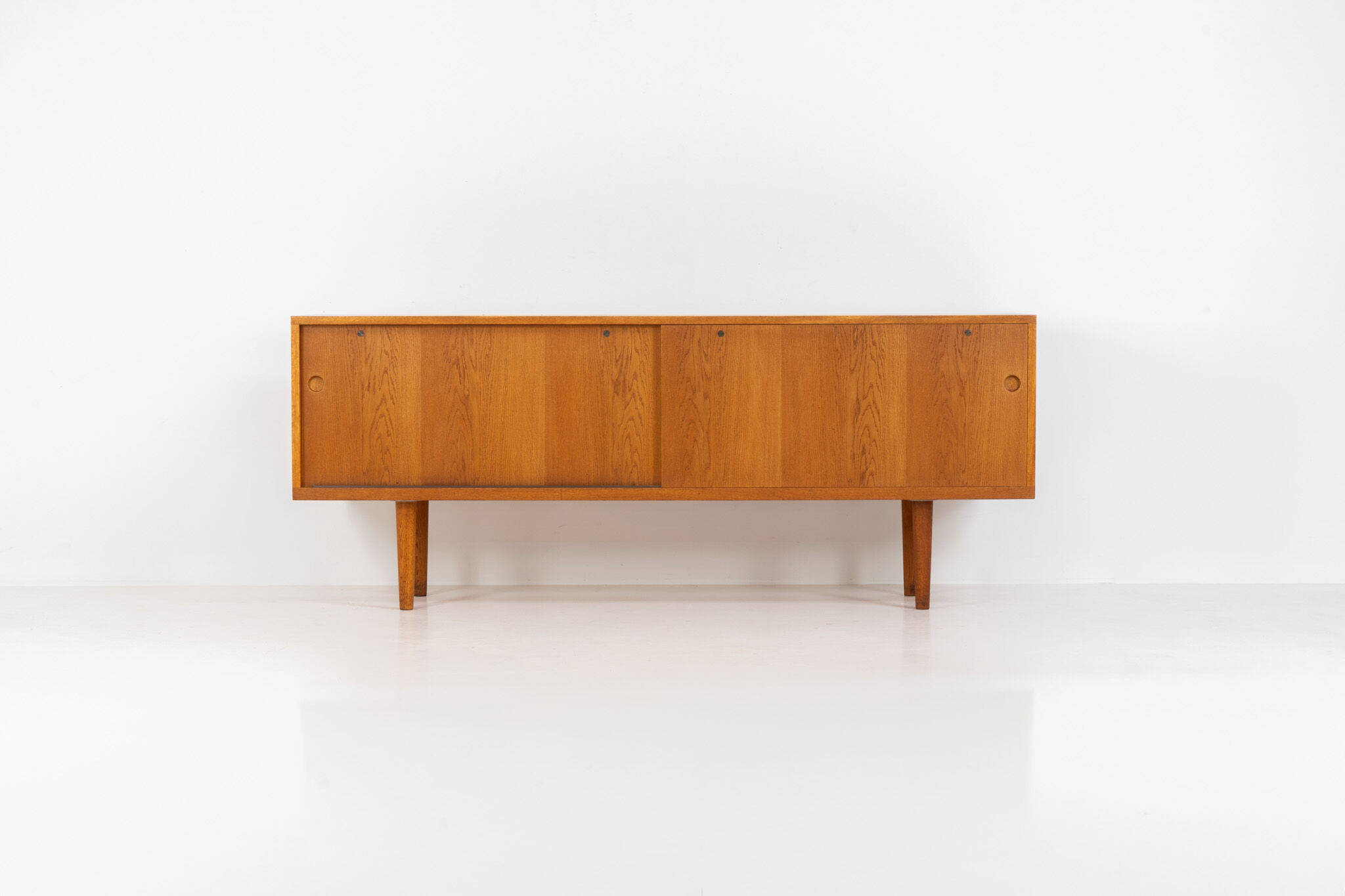 Buffet RY26 by Hans J. Wegner for Ry Møbler