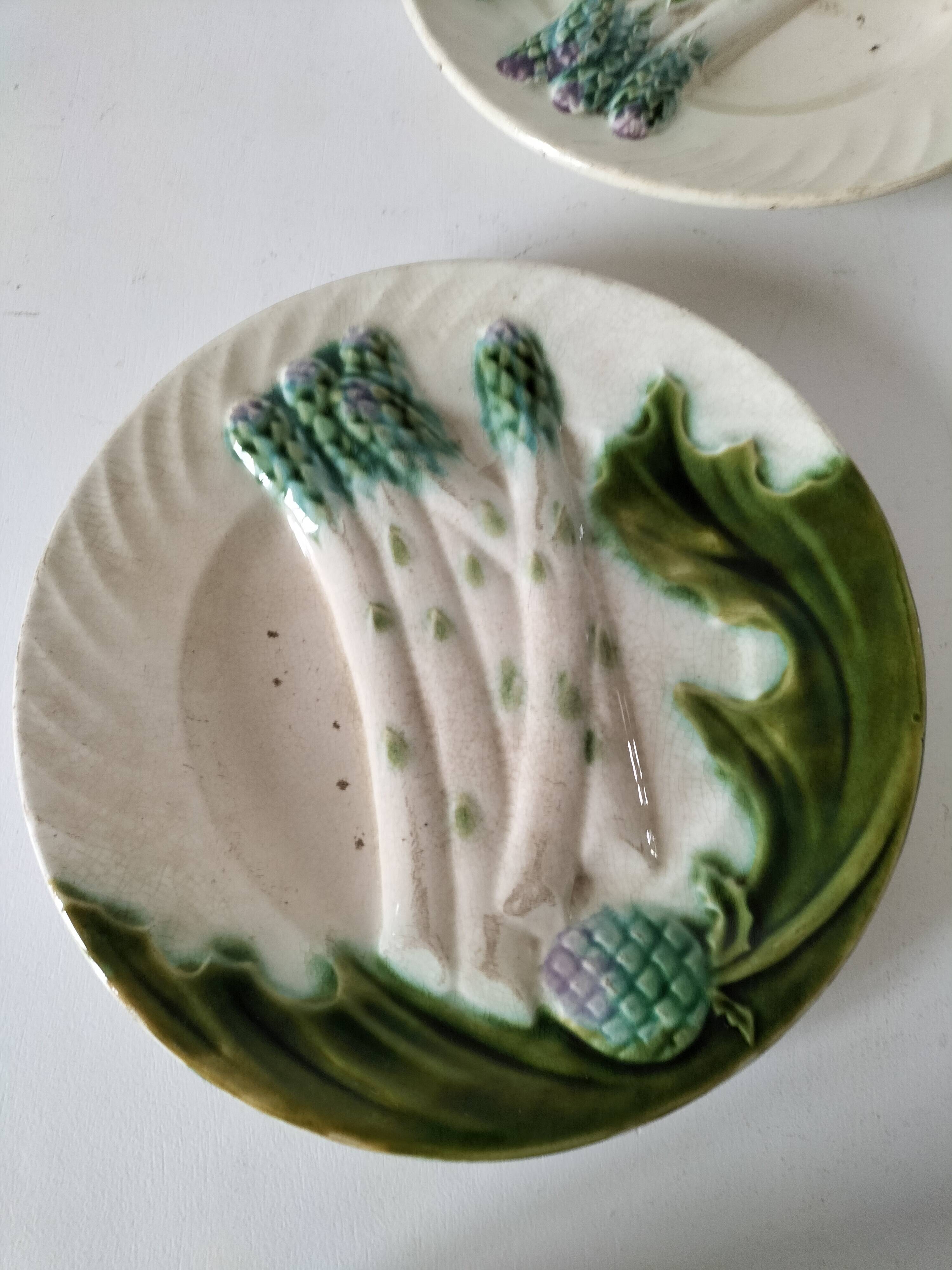 Assiettes barbotine Salins – décor asperges & artichaut
