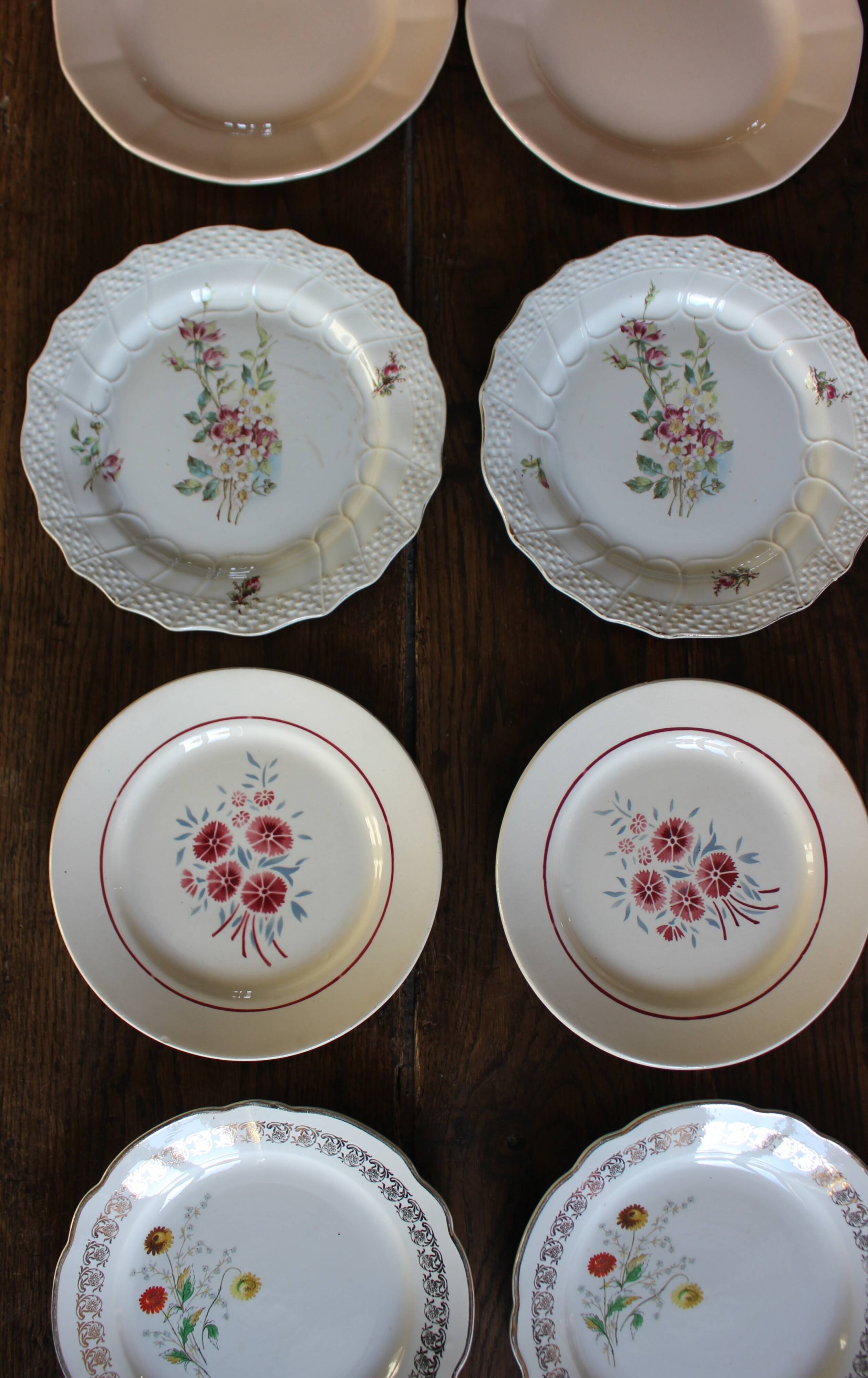 8 assiettes à dessert dépareillées