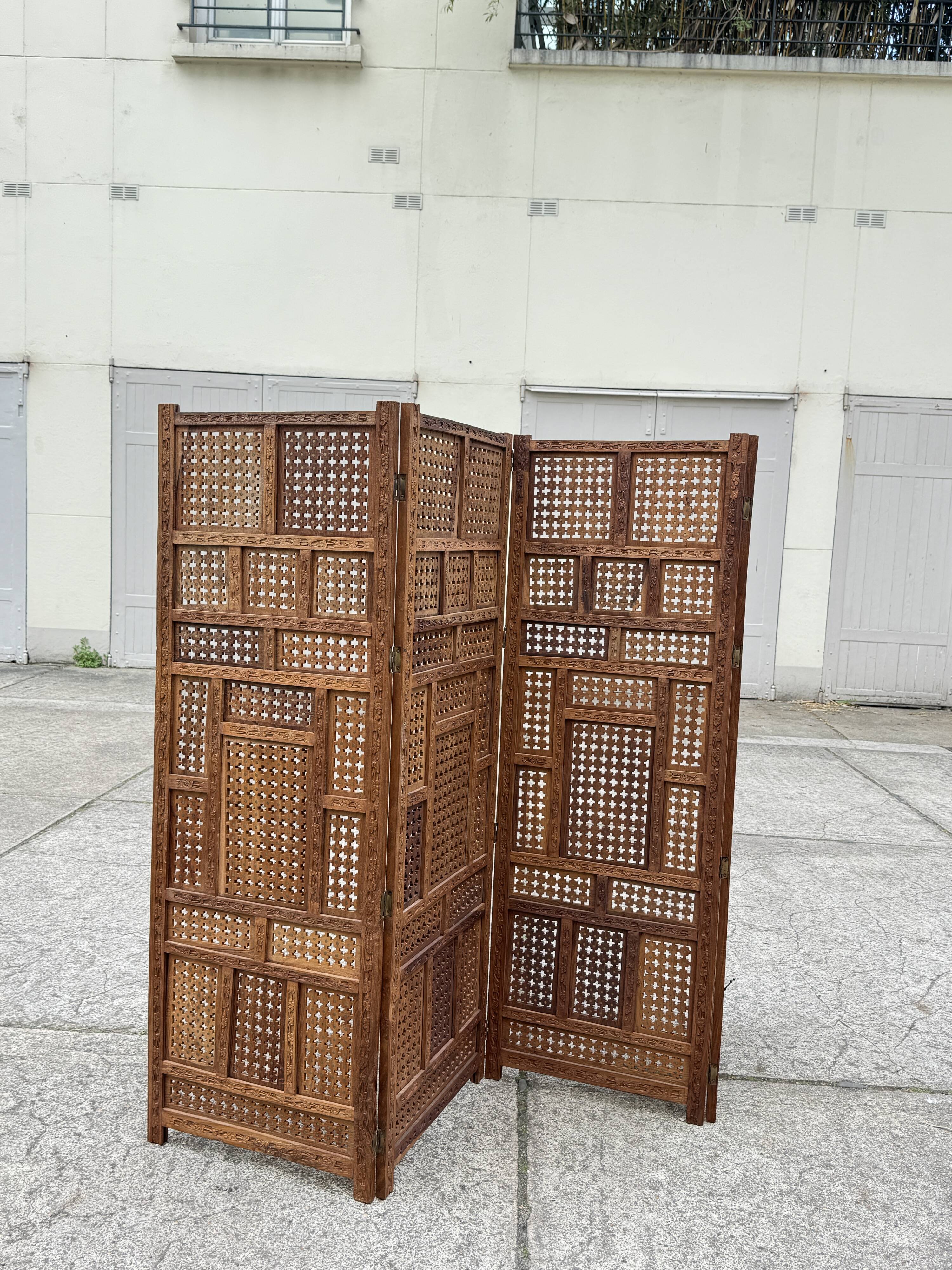 Vintage Indian screen in solid rosewood (Sheesham)