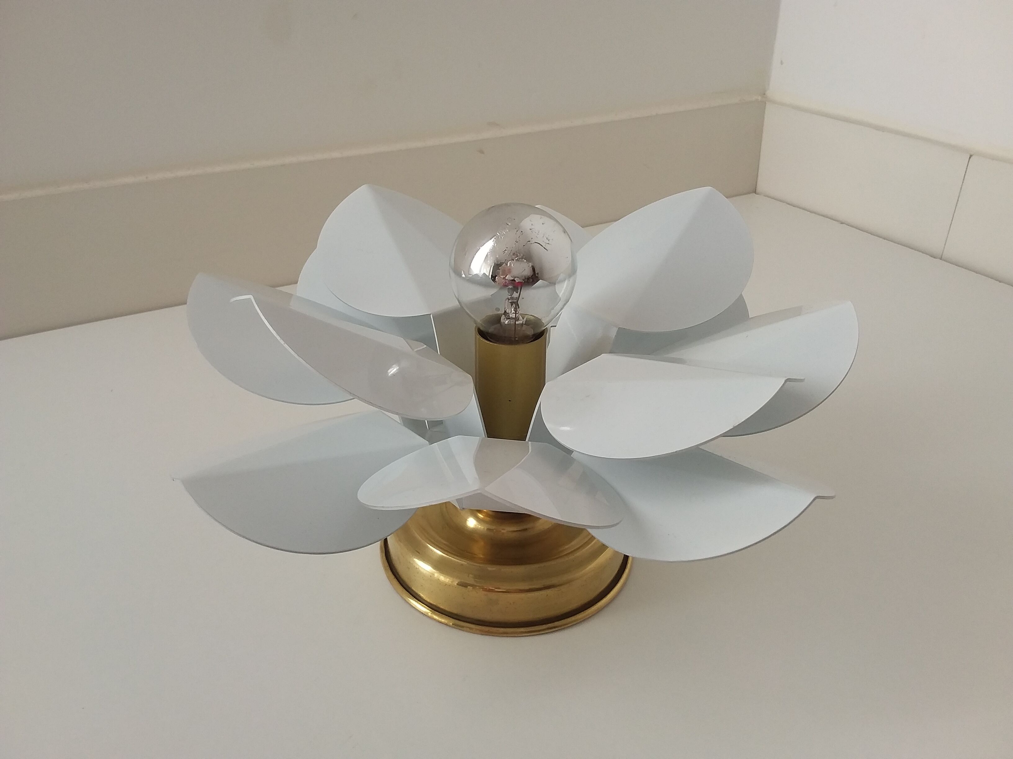 Flower sconce