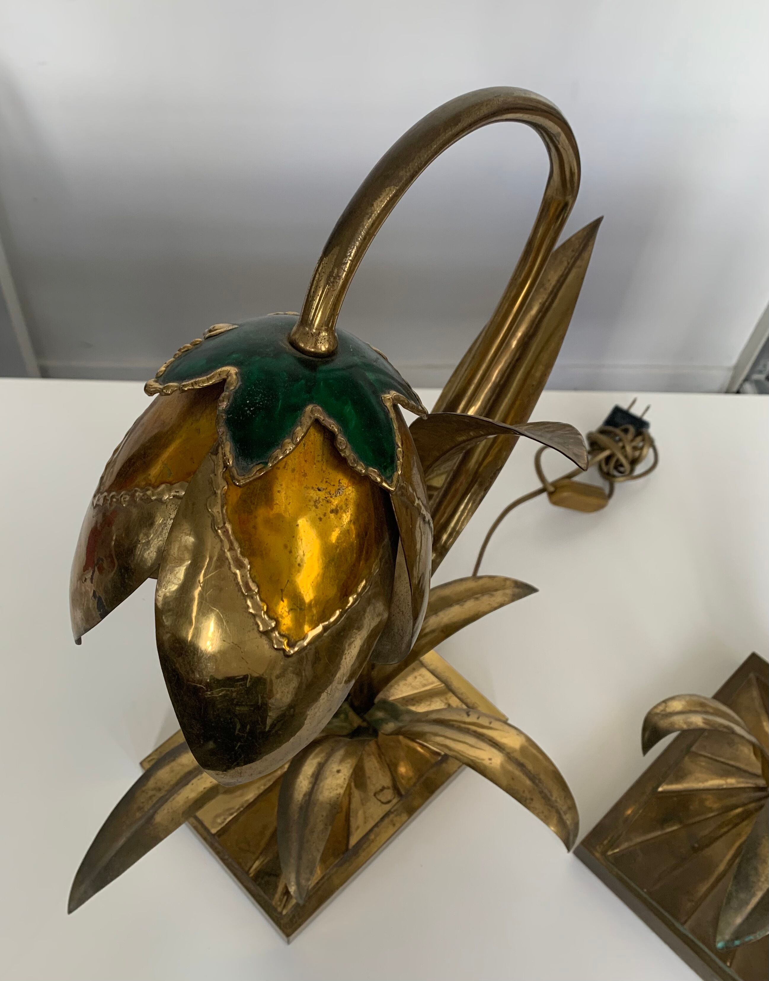 Table lamps in brass and enamel