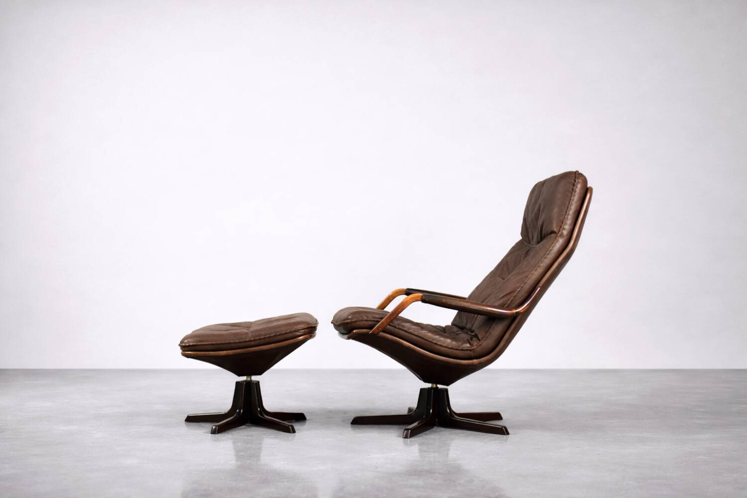 Vintage Mid-Century Danish Modern Leather Adjustable Easy Chair and Ottoman