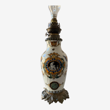 Pied de lampe en faience de gien décor renaissance 1876