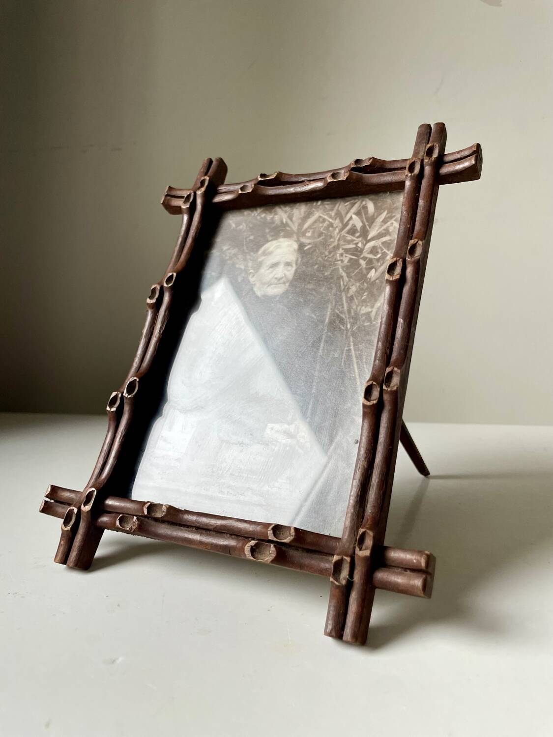 Antique Frame in carved wood  faux bambou style 19.5 cm x 15 cm