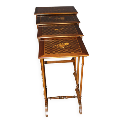 Suite de Quatre Tables Gigognes en Marqueterie de Fleurs vers 1900