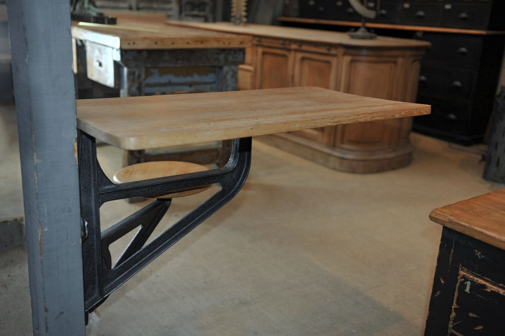 Fonte odesk and seamstress wall solid oak with removable seat 1930