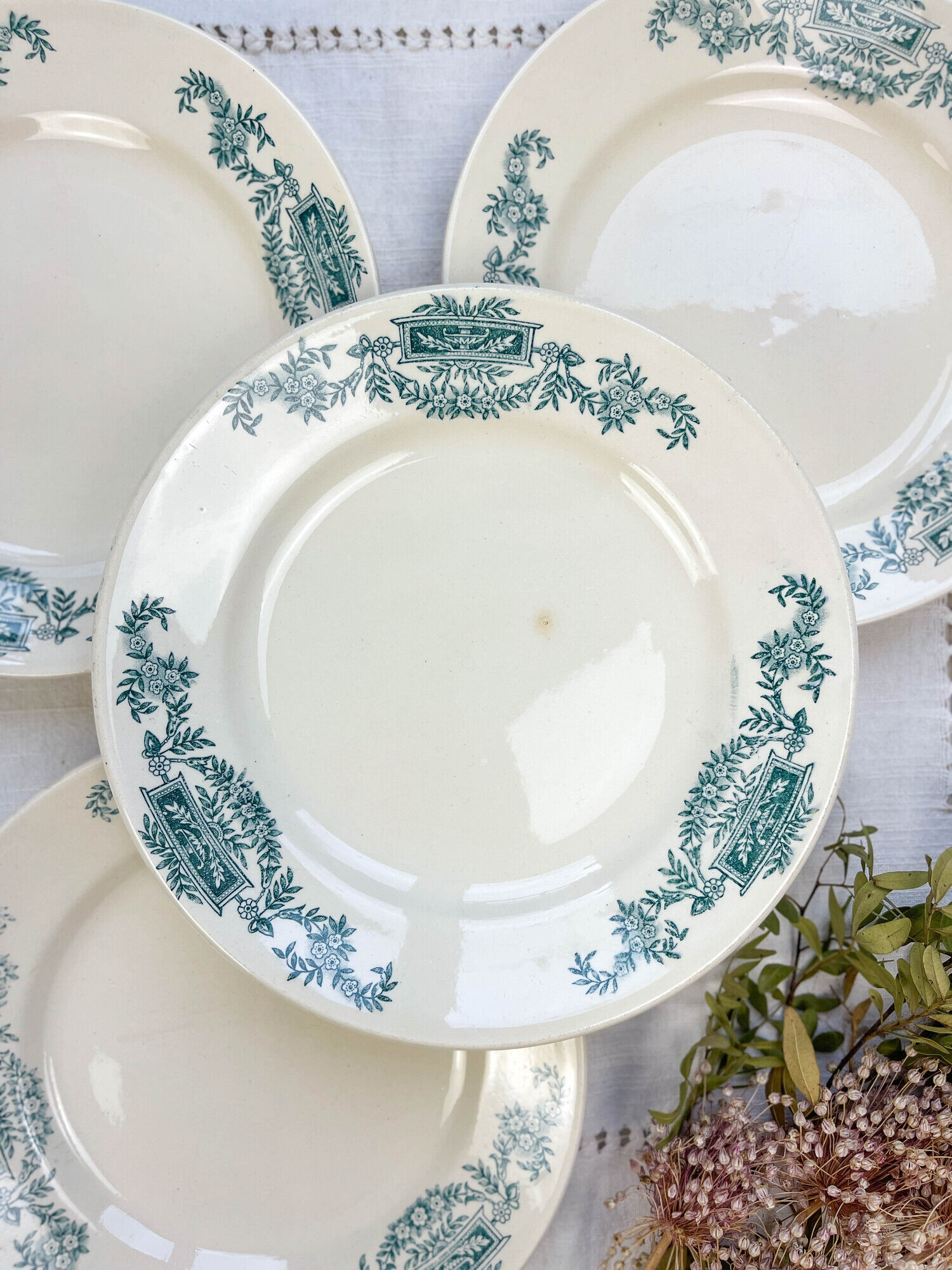 4 flat plates Terre de fer Longchamp model Lutèce Made in France