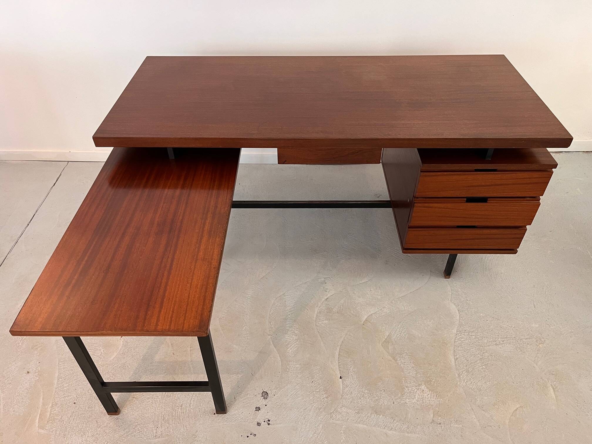 Desk Pierre Guariche