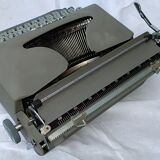 Remington Portable typewriter with carrying case