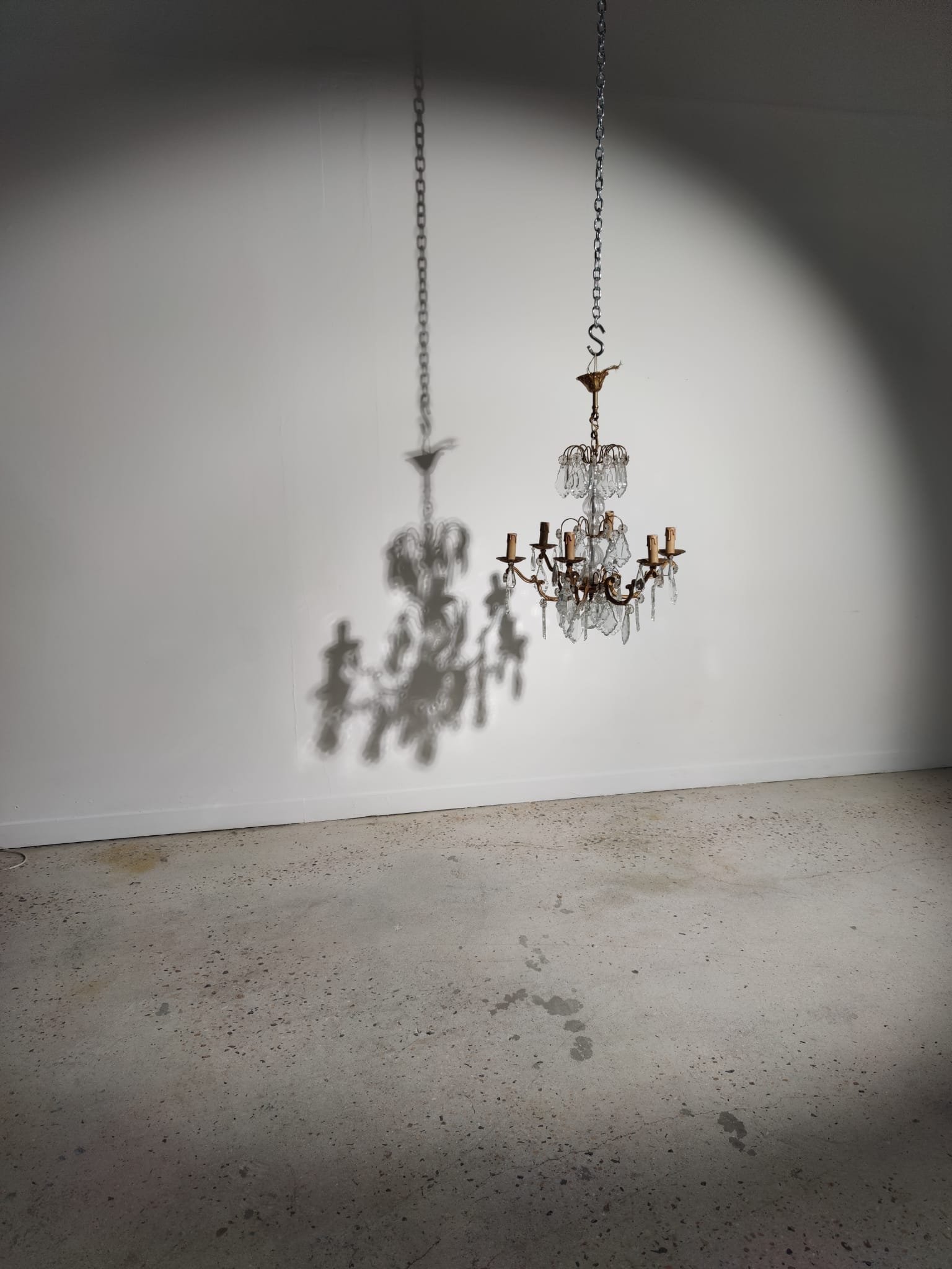 Chandelier cage with pendants and brass frame in Louis XV style