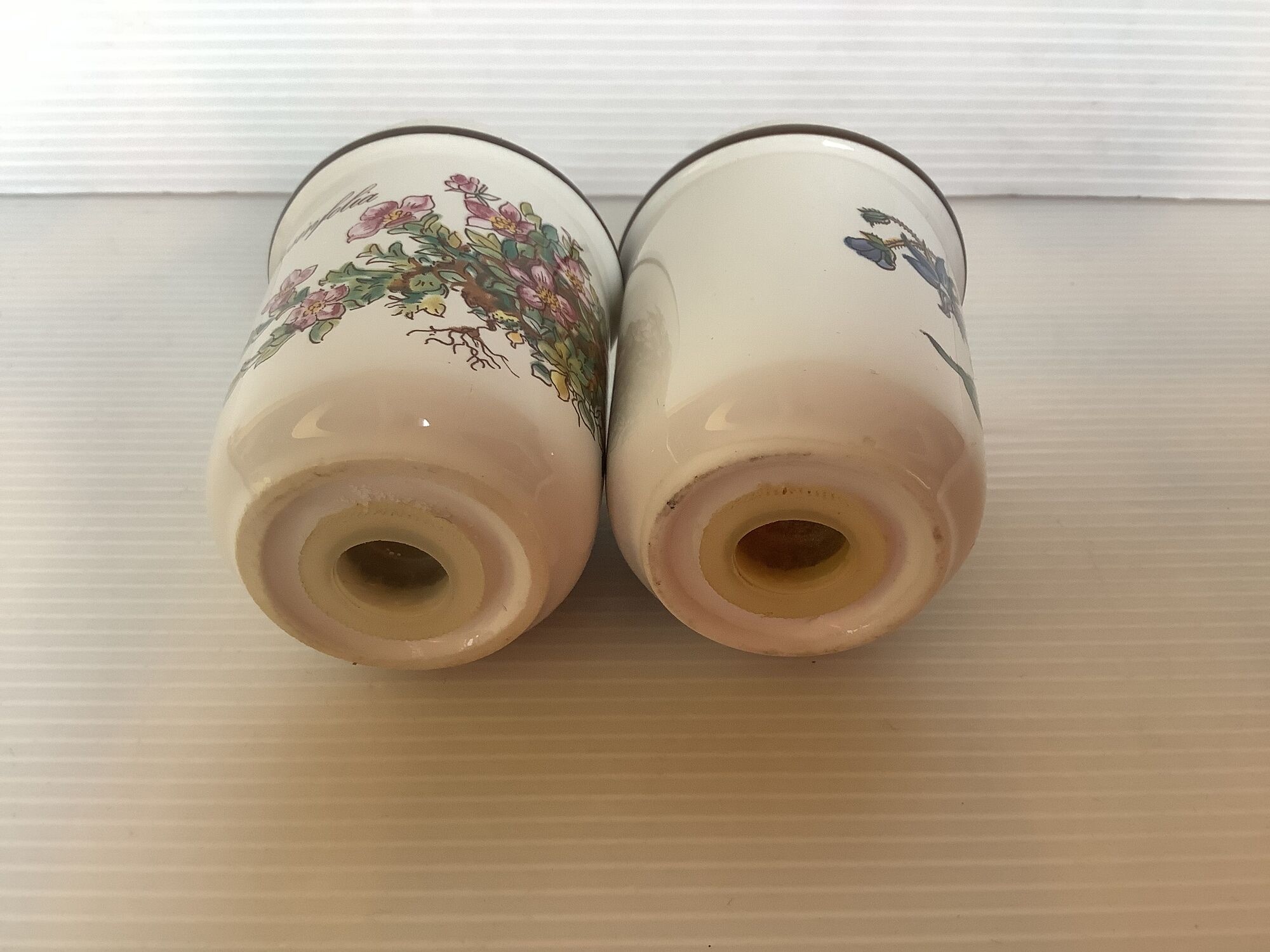 Salt and pepper shaker salt and pepper botanica villeroy and boch