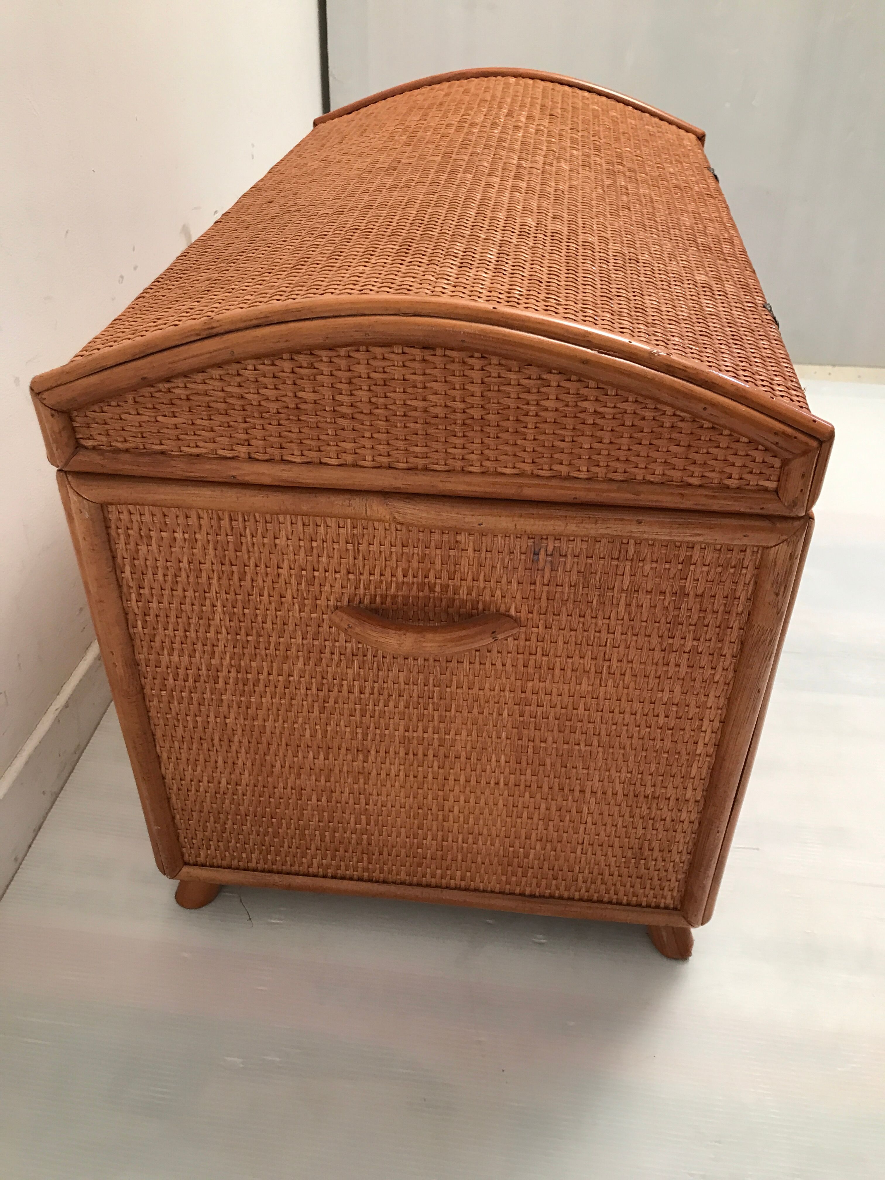 Trunk trunk in canned rattan 50s-60s