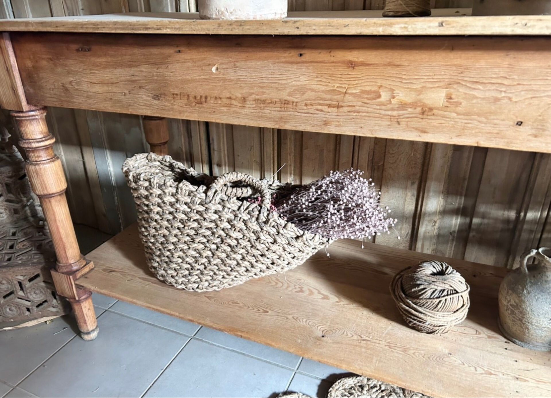 Old cloth merchant's table