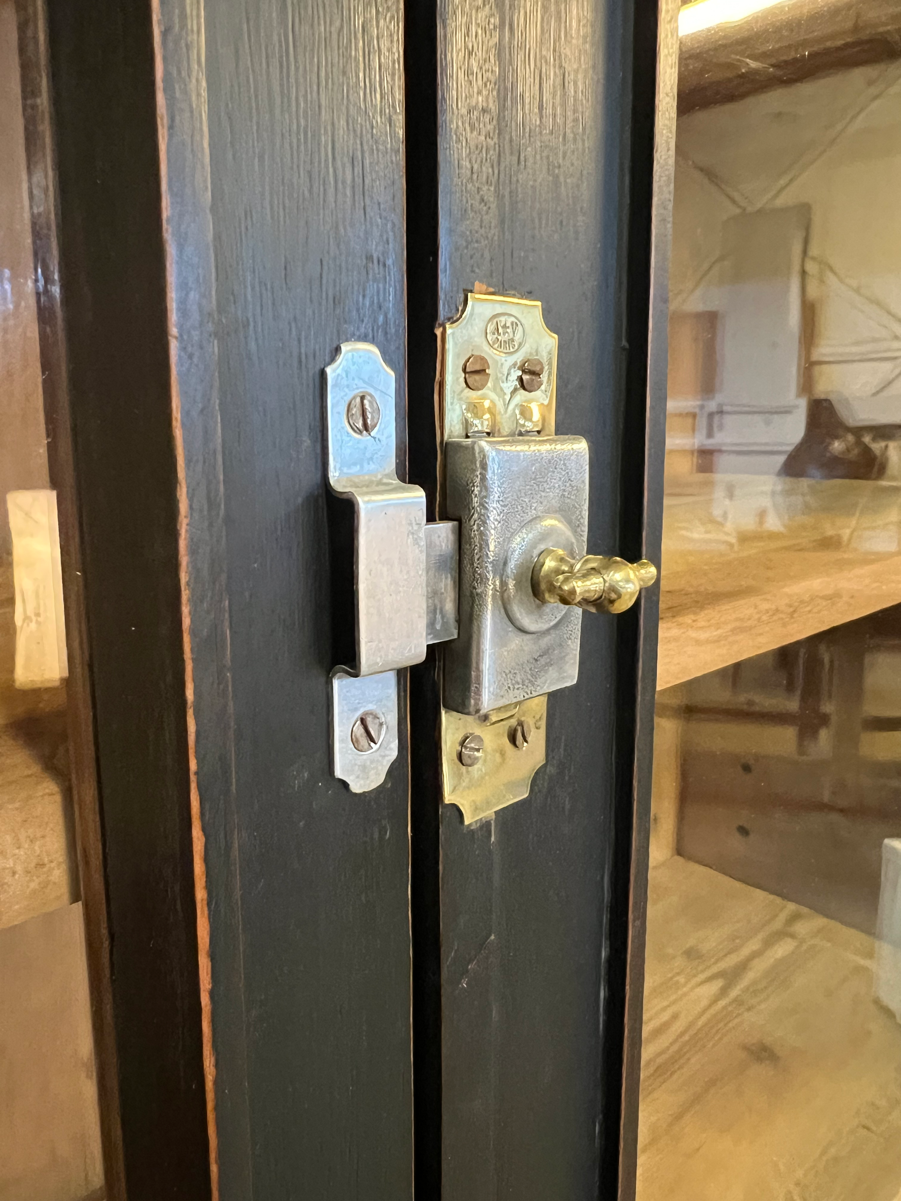 English two-body dresser