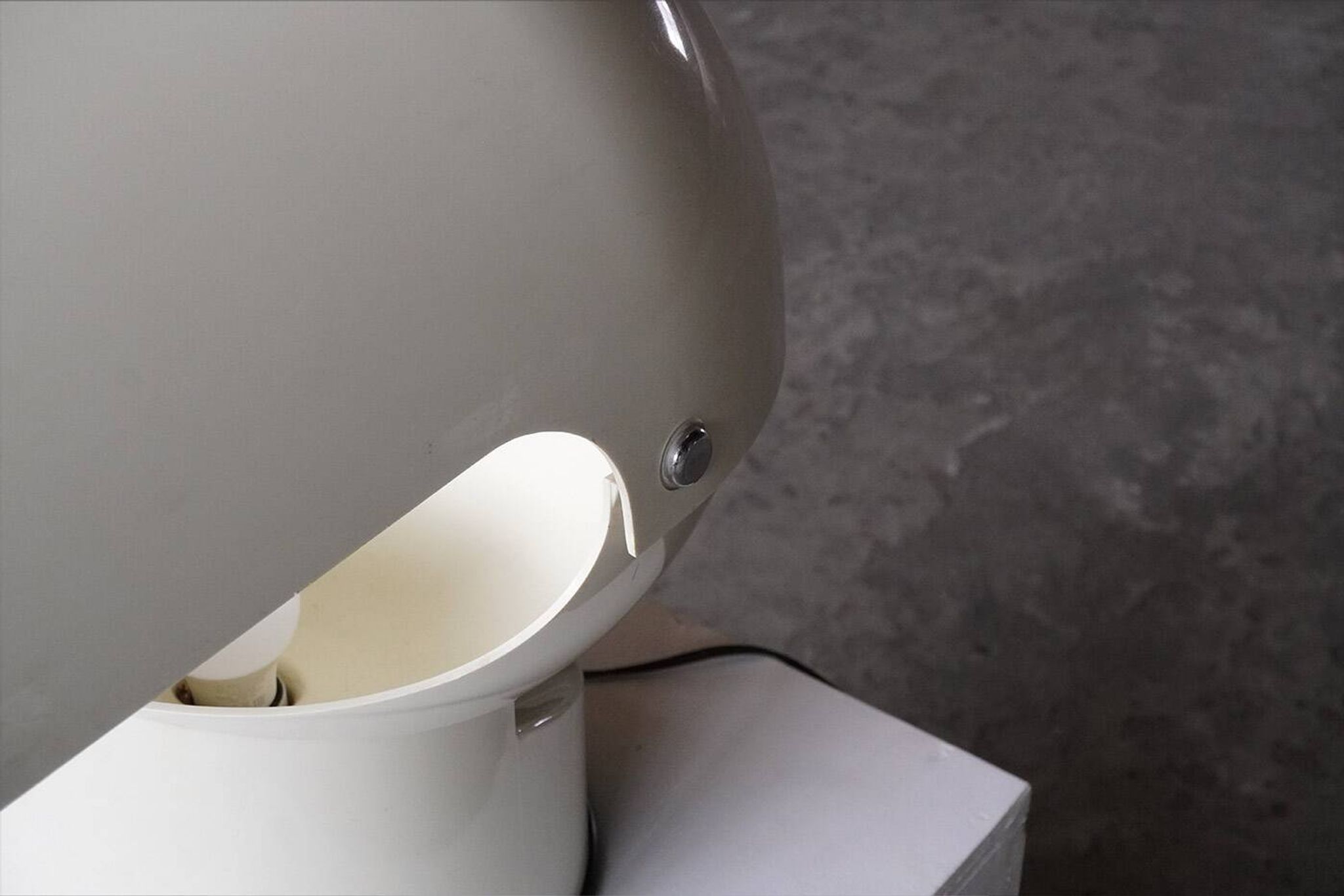 Large “Pileo Mezzo” table lamp by Gae Aulenti for Artemide, Italy 1970s