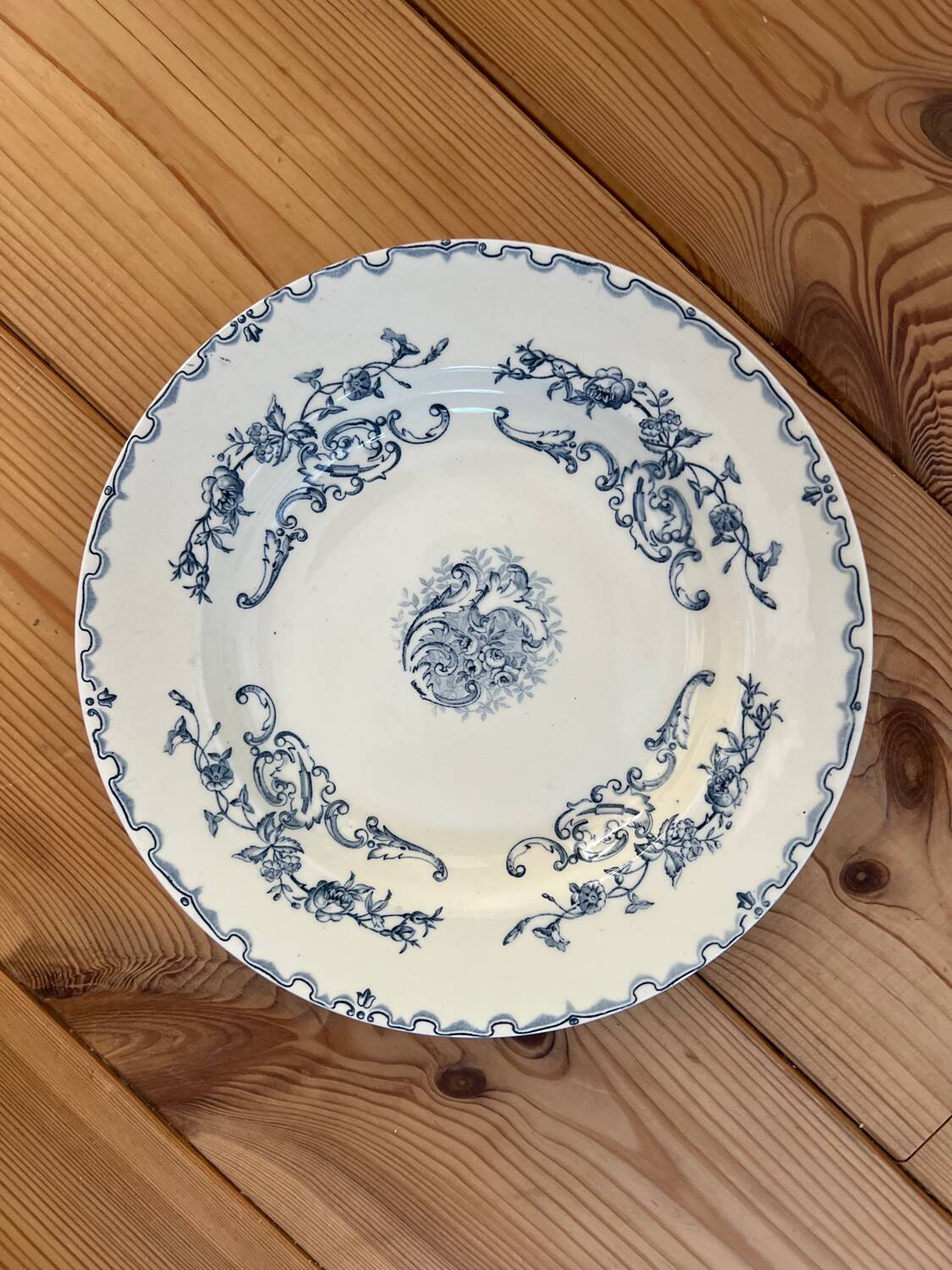 Earthenware soup plates, Moscow model, like new