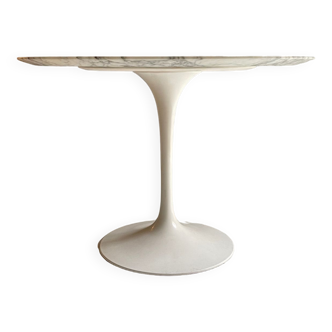 Table à manger en marbre tulipe par Eero Saarinen pour Knoll