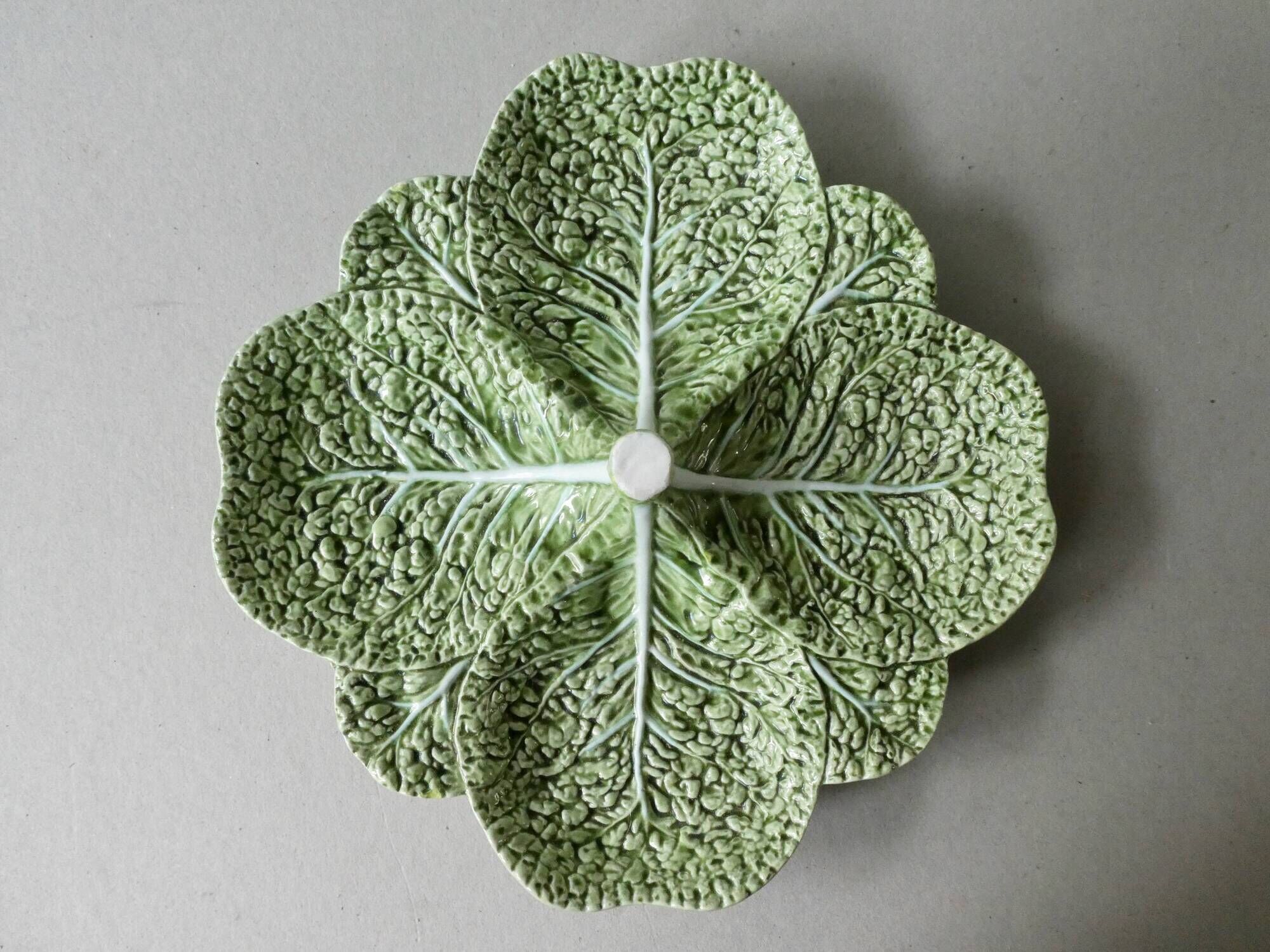 Four-wheeled cup in dabbling, cabbage leaves, Bordallo Pinheiro