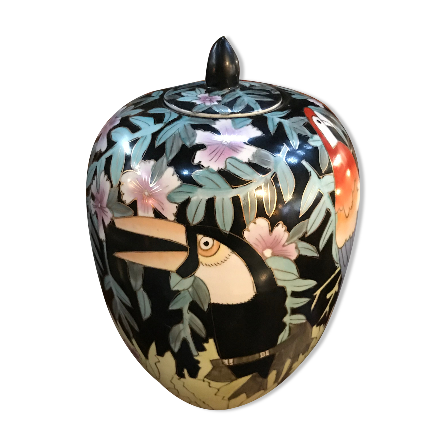 Chinese vase with toucans and parrots