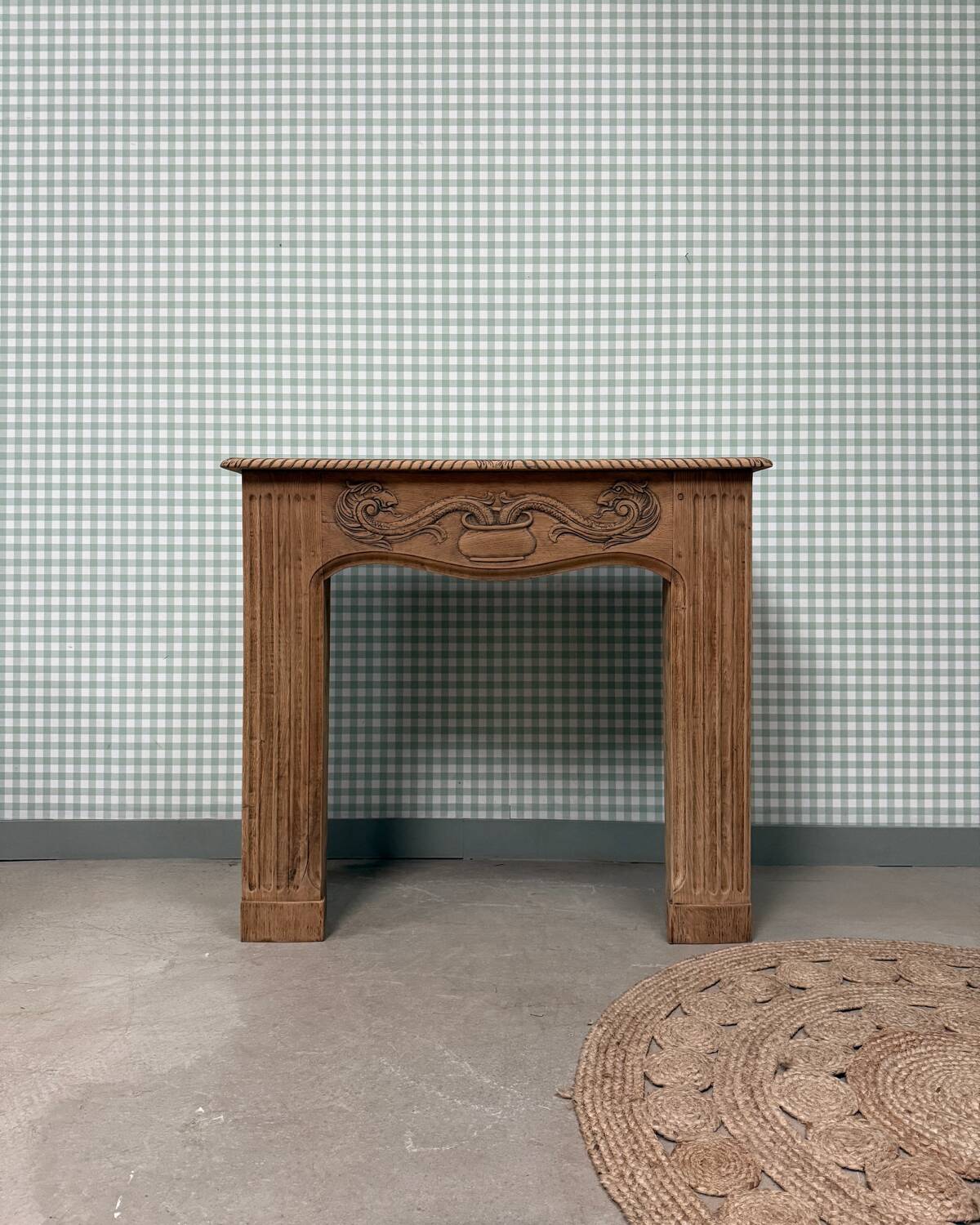 Fireplace mantel (sanded)