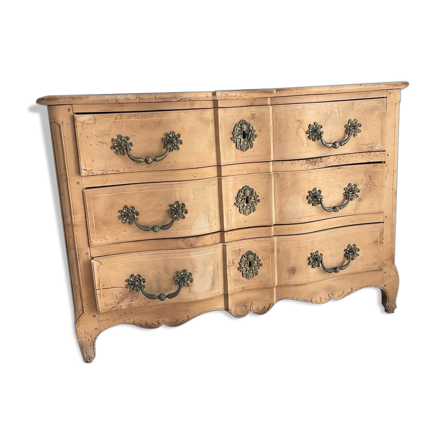 Wooden chest of drawers
