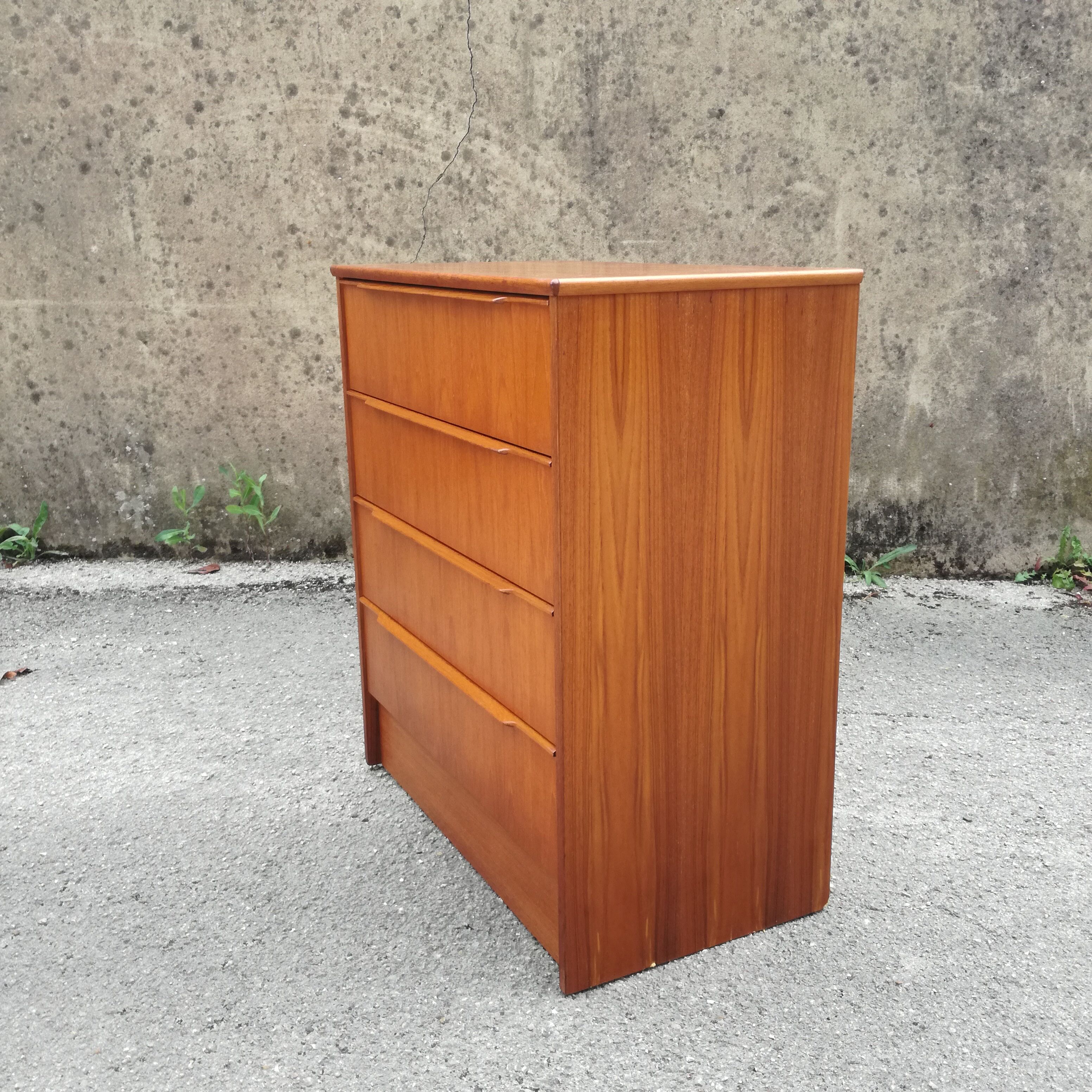 Scandinavian chest of drawers L75