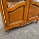 Vitrine Louis XV en bois massif