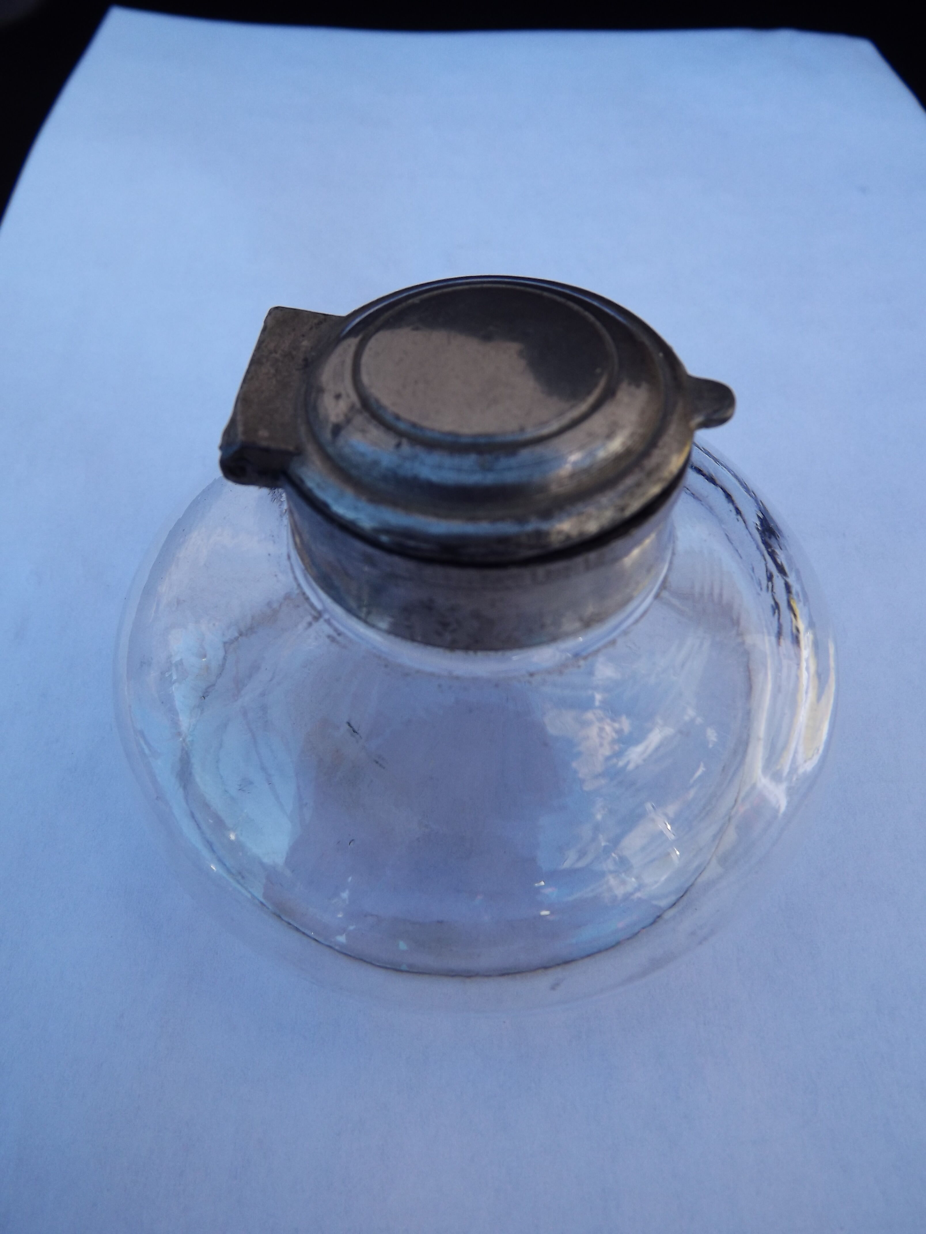 Glass inkwell