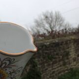 Pichet en faïence décorée – signé Duncan Marais