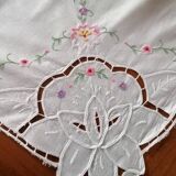 Embroidered tea tablecloth 80x80 cm