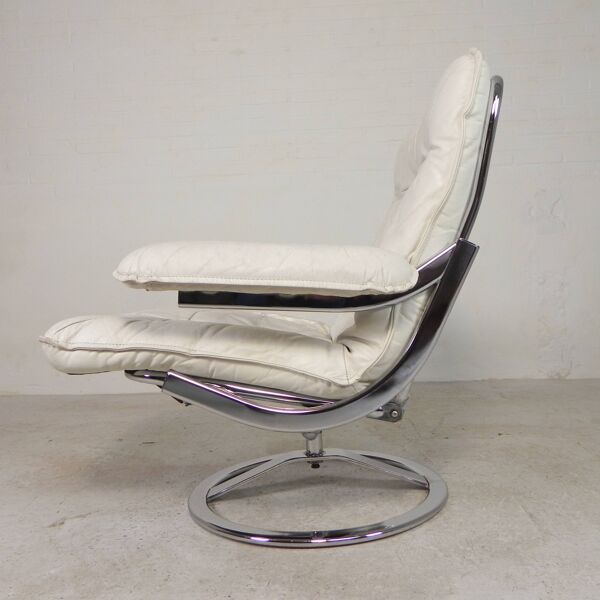Fauteuil Leolux, fauteuil pivotant avec revêtement en cuir blanc, années 1960
