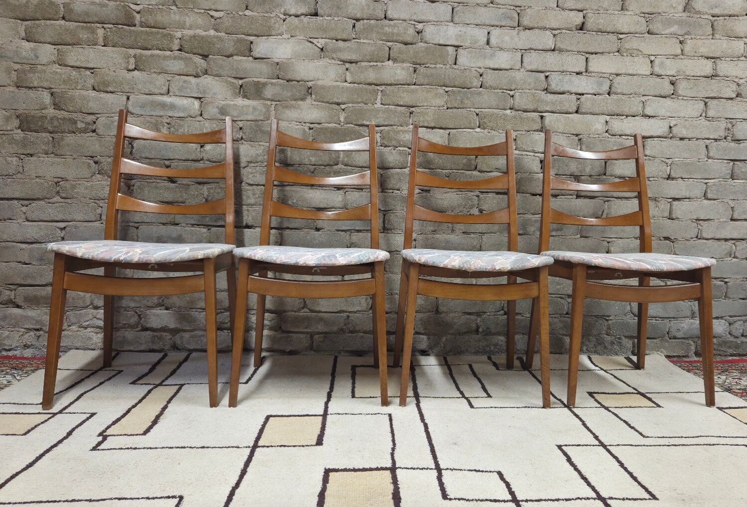 Set of 4 vintage Welzel chairs in 1970s Scandinavian style.
