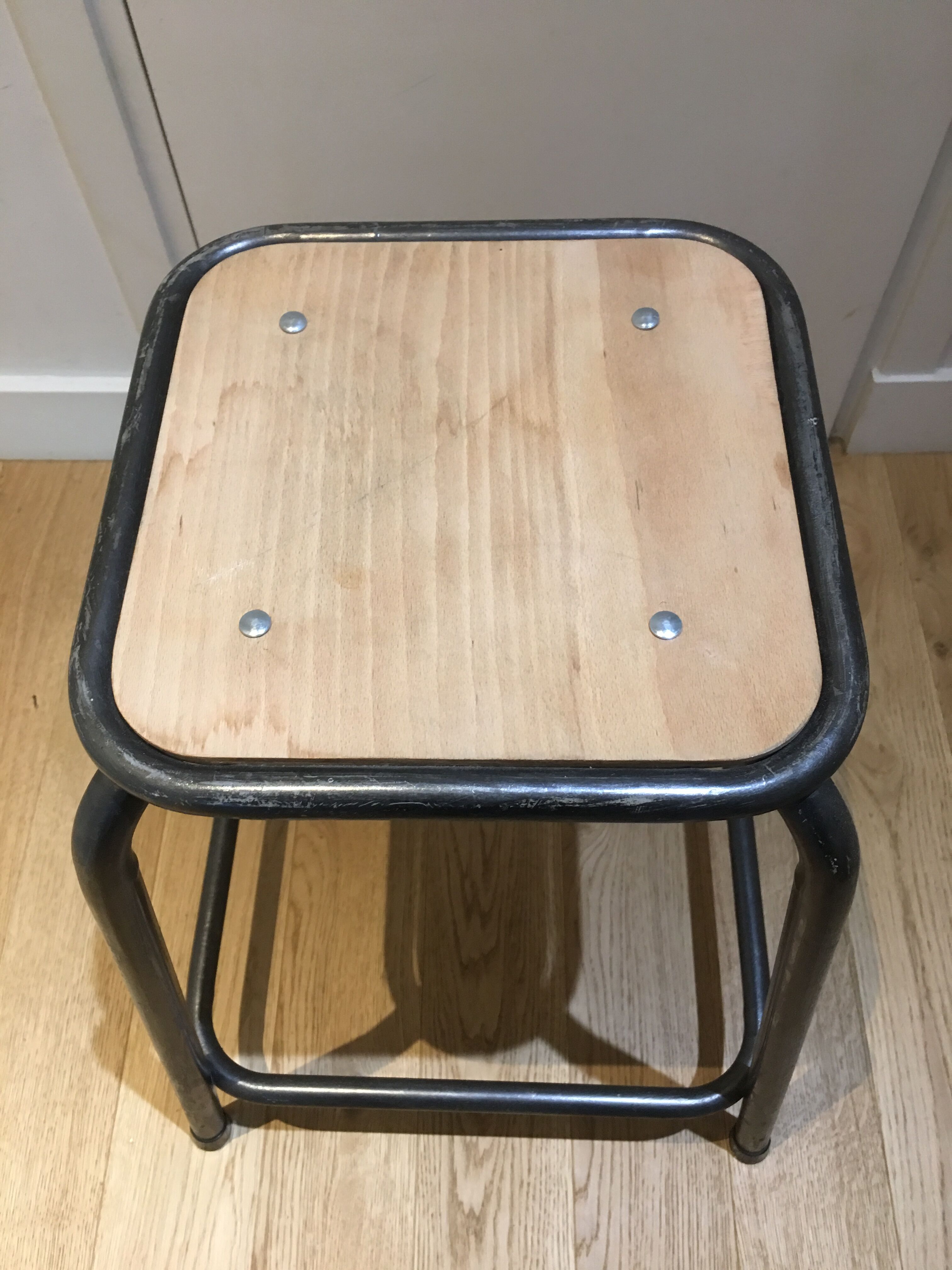 MULLCA workshop industrial tabouret