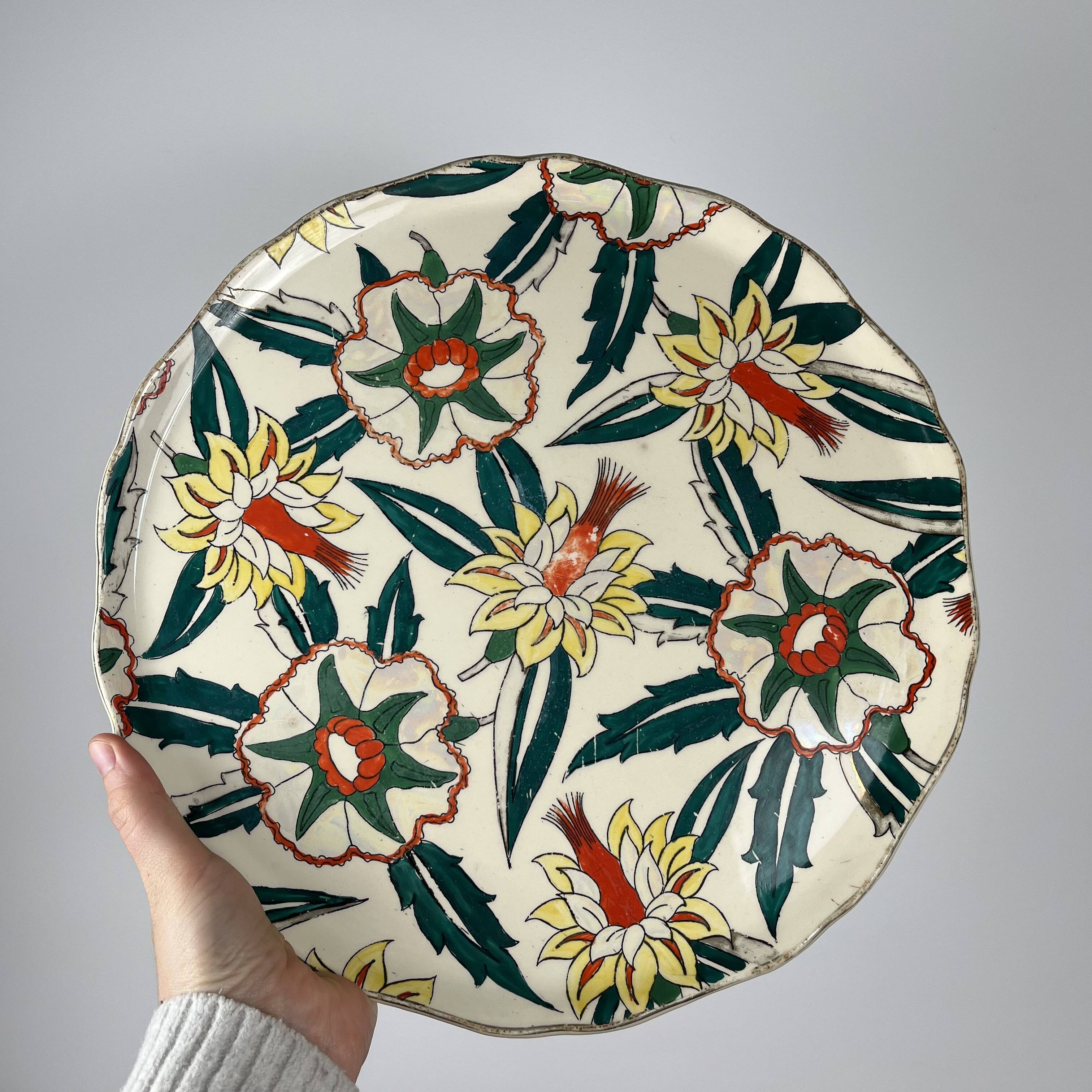 Longwy cake dish, "Romance" model, early 20th century.