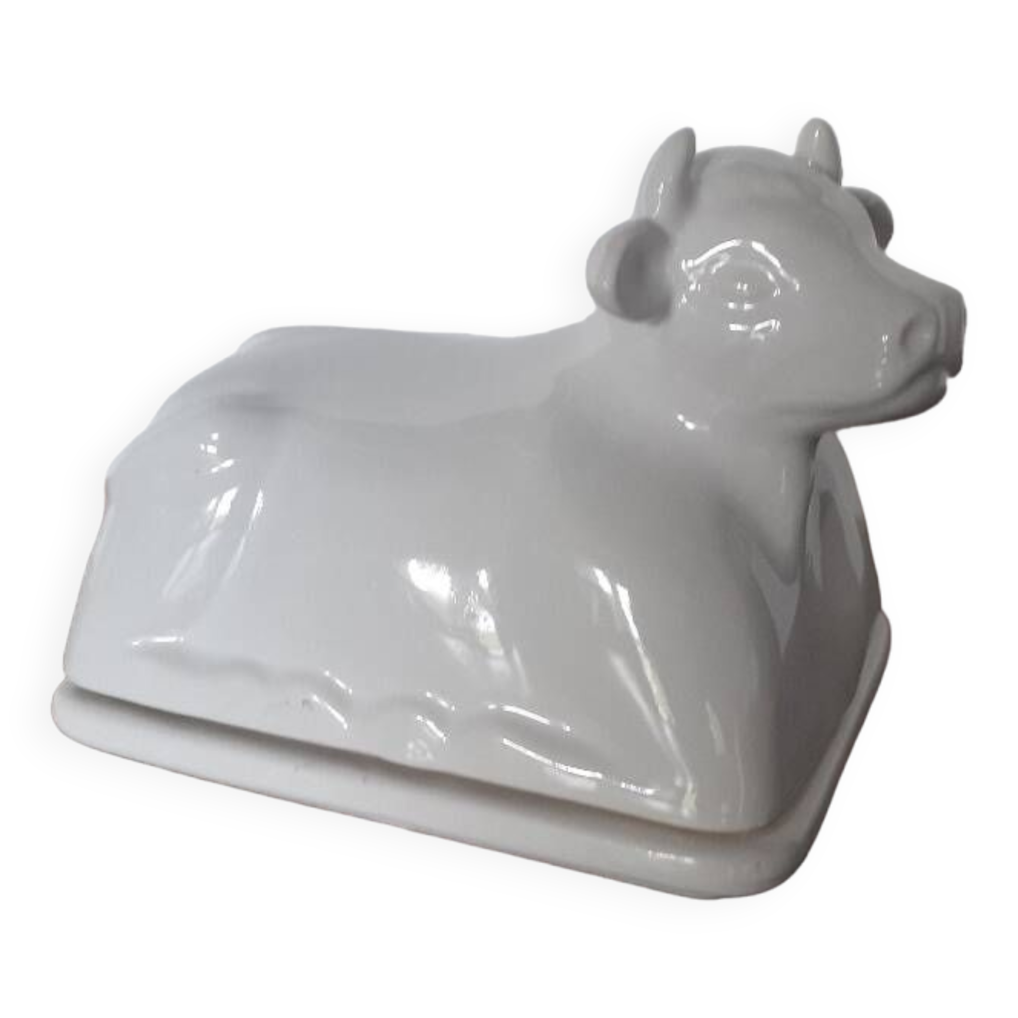Cow-shaped butter dish