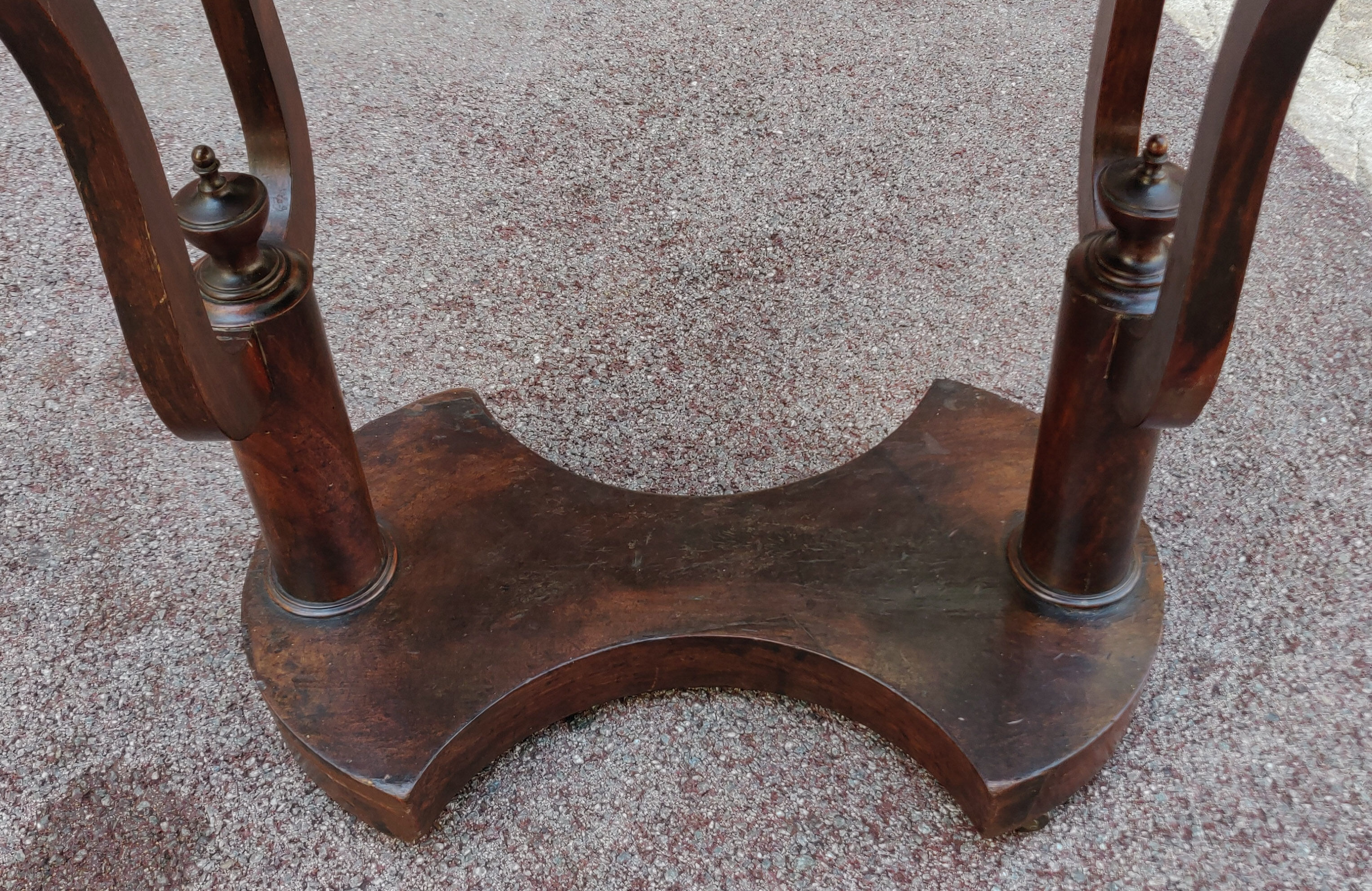 Dressing table empire 19th cty style in mahogany