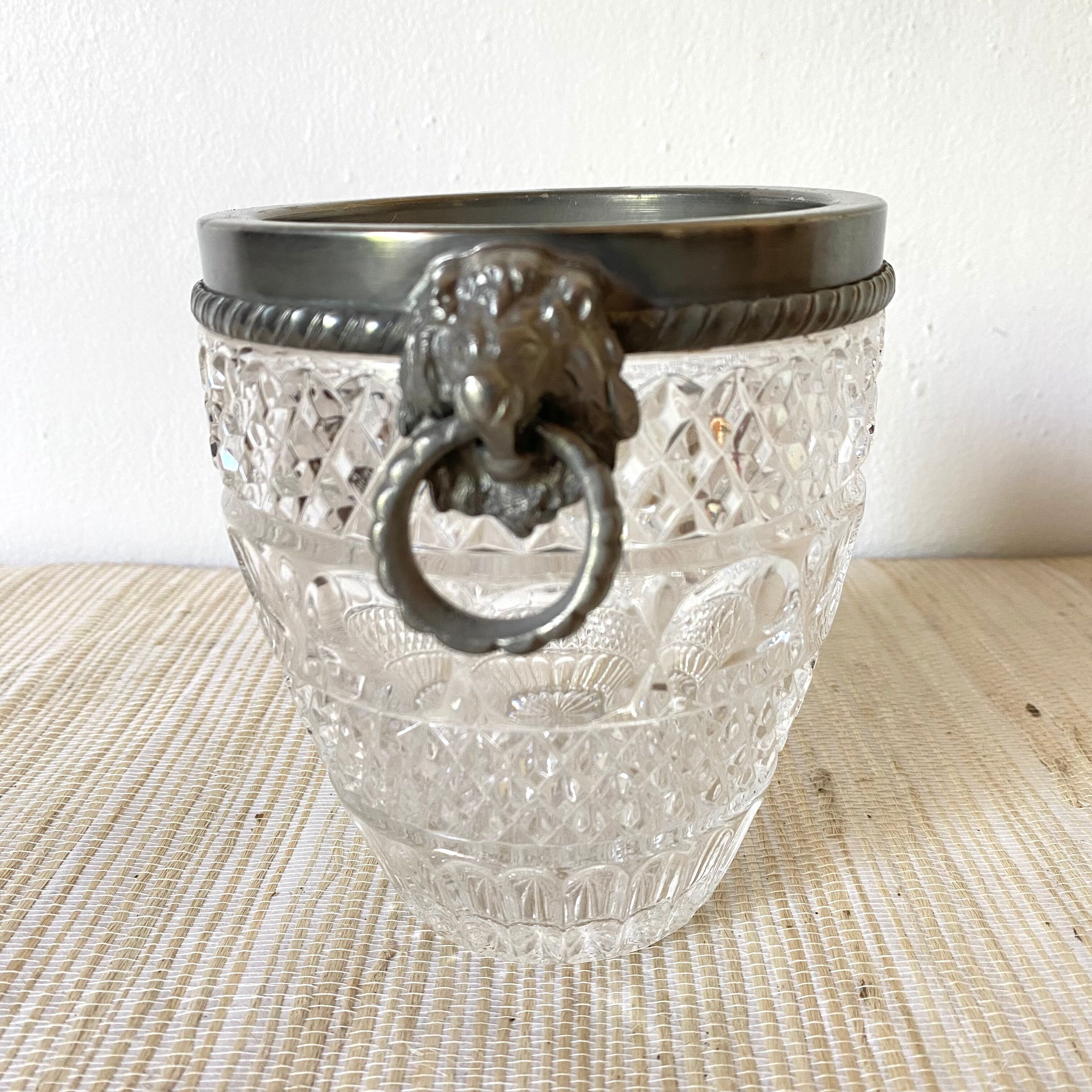 Lion head ice bucket