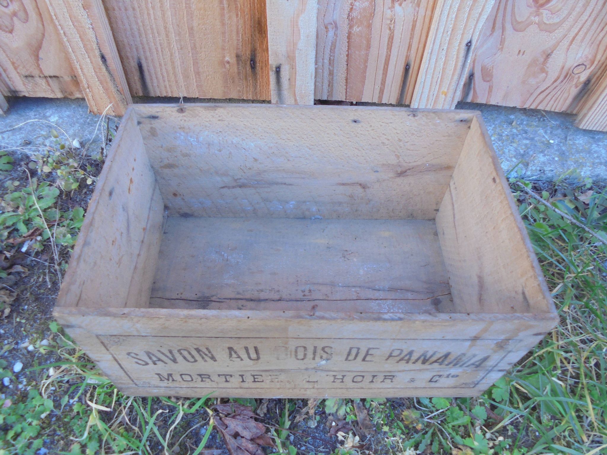 Caisse en bois savon au bois de panama mortier l'hoir