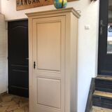 Wardrobe / hosiery maker