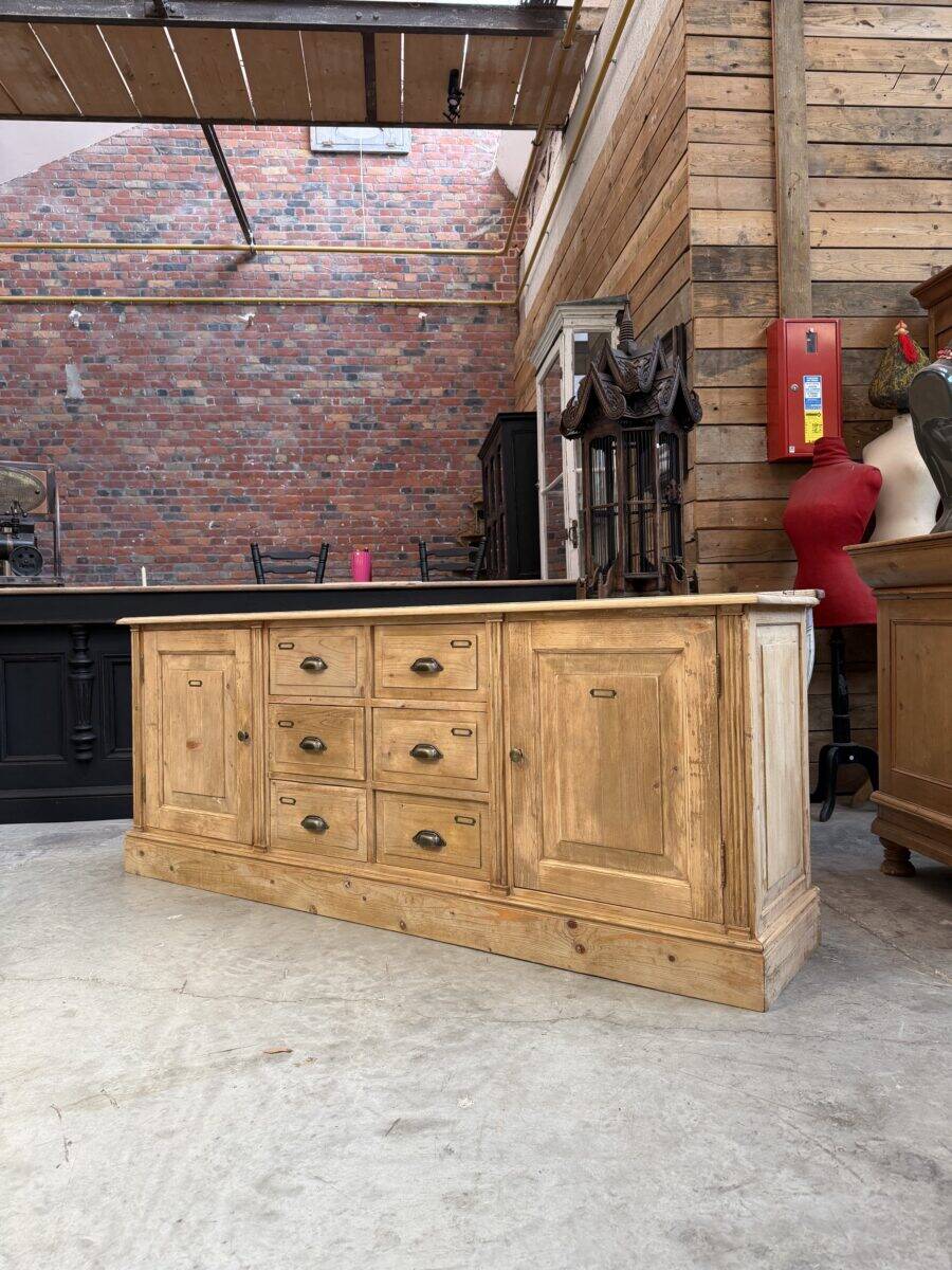 Workshop furniture made of fir.