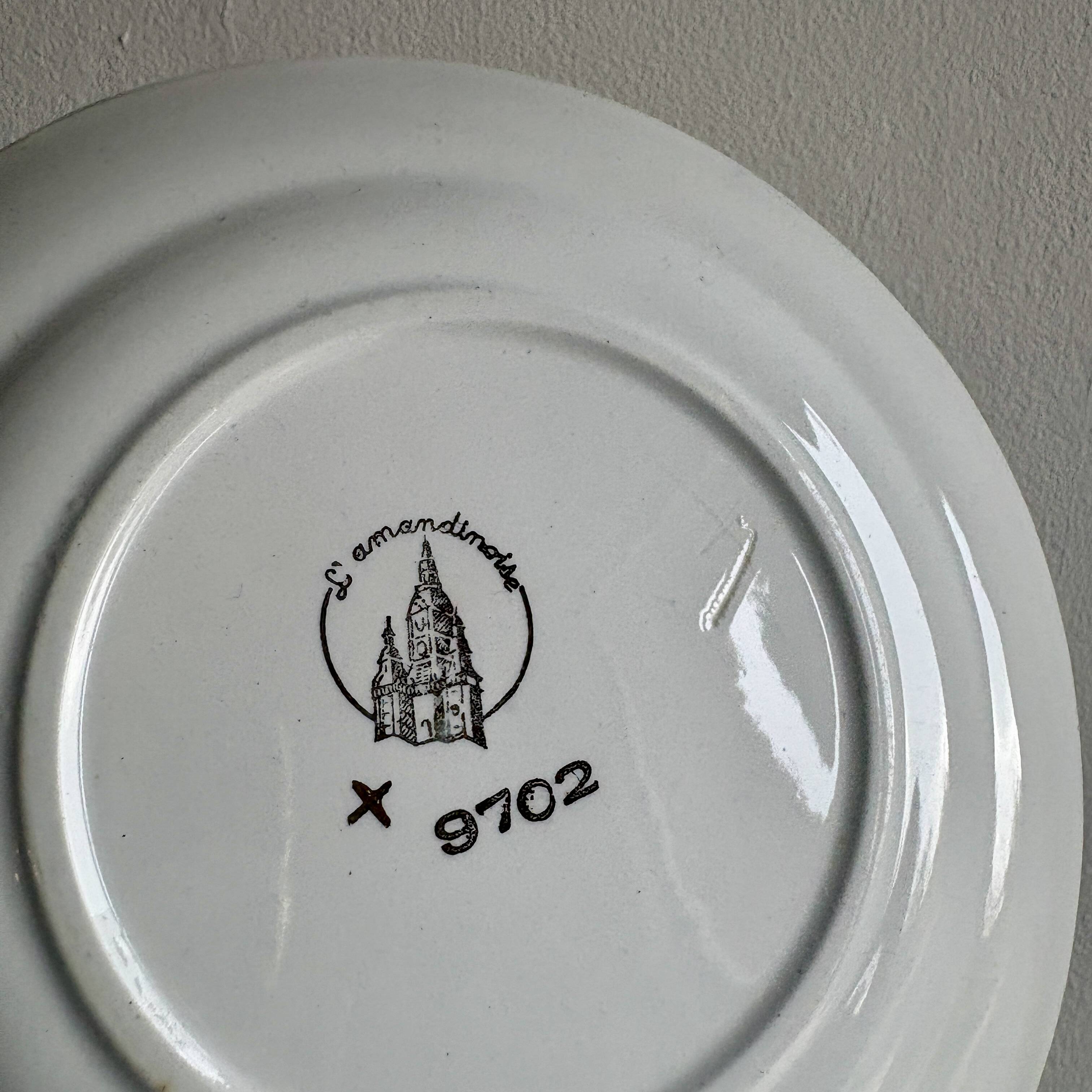 Vintage cake service l'Amandinoise in yellow and gold