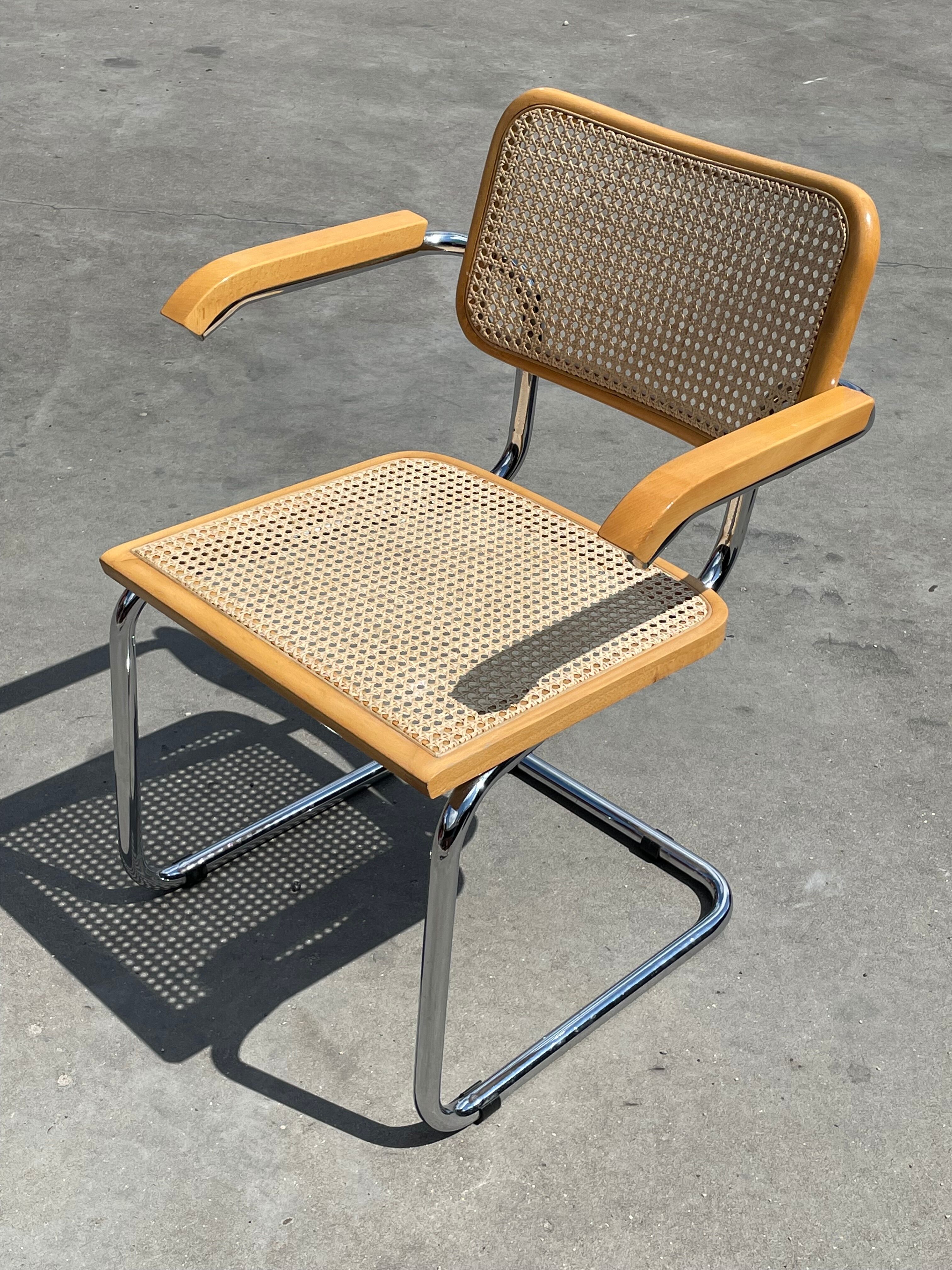 Cesca chair B64 with armrests by Marcel Breuer Design