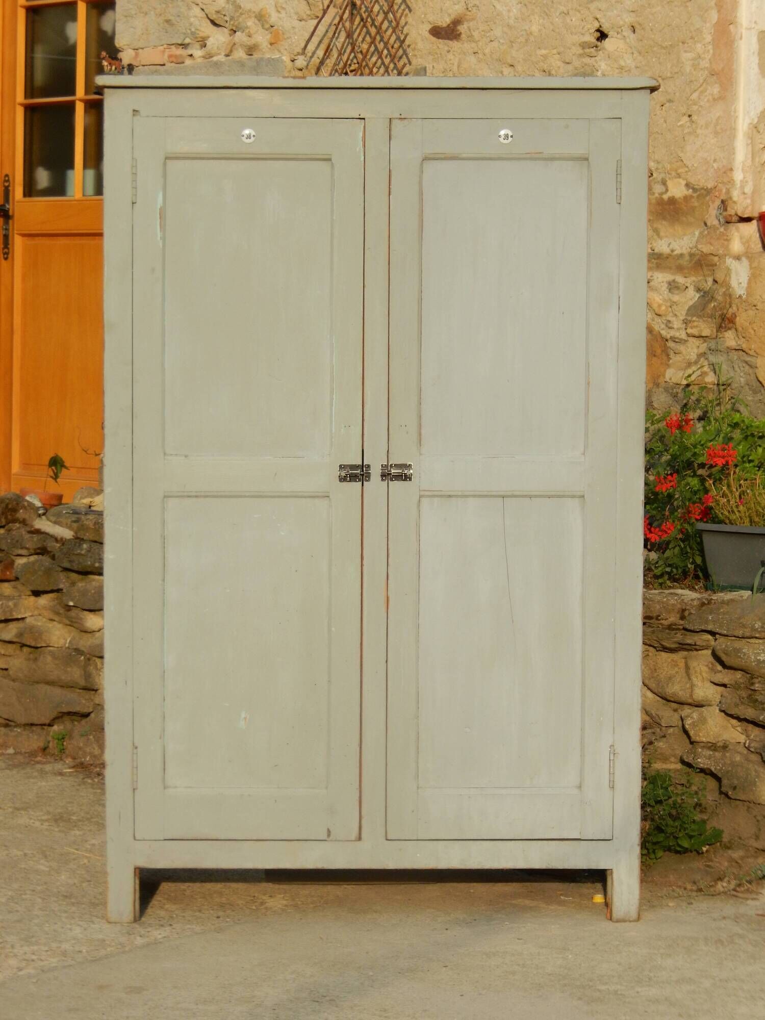 Old workshop wardrobe - Parisian locker cabinet, worn patina
